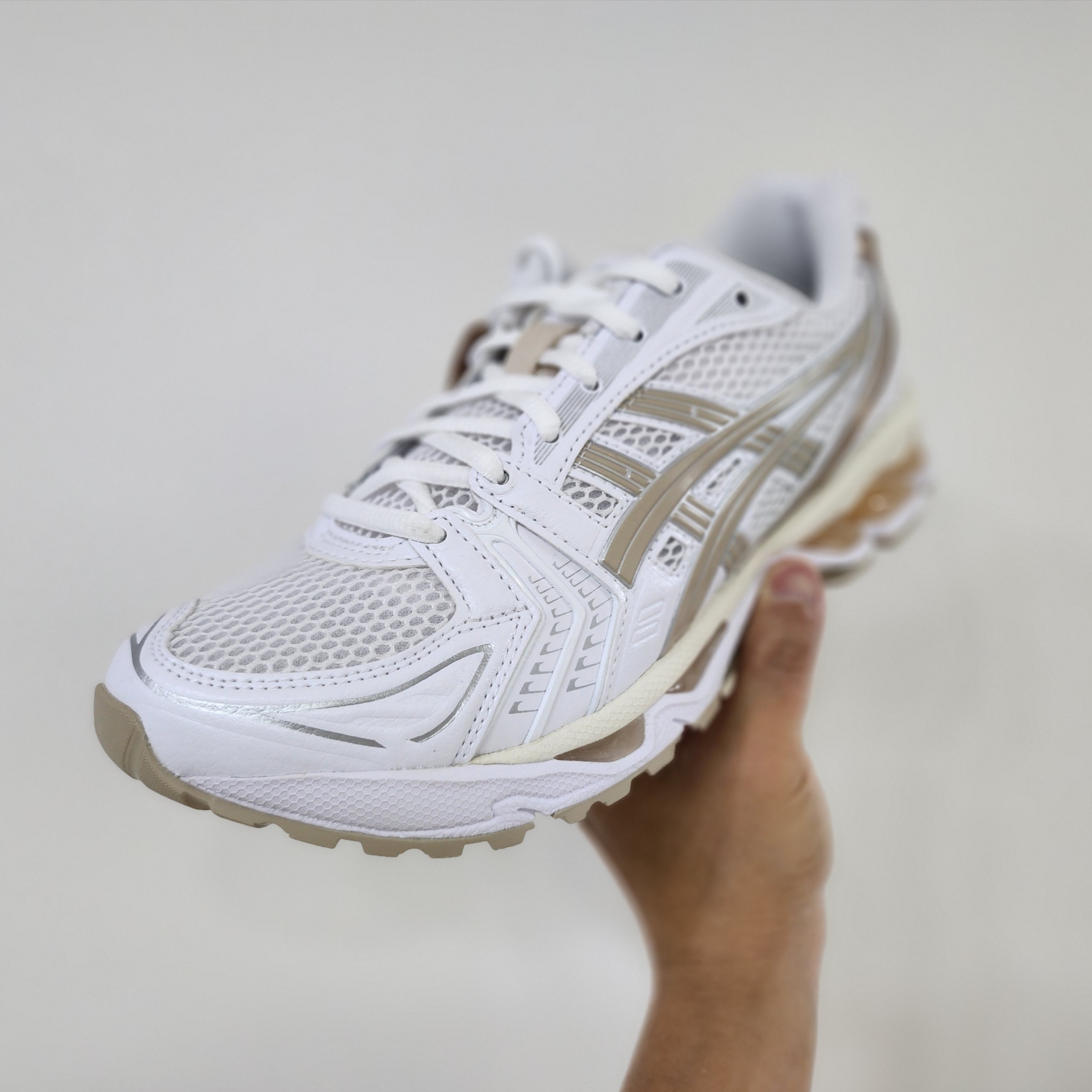 (W) Asics Gel-Kayano 14 White Simply Taupe 착용 스타일 - 1