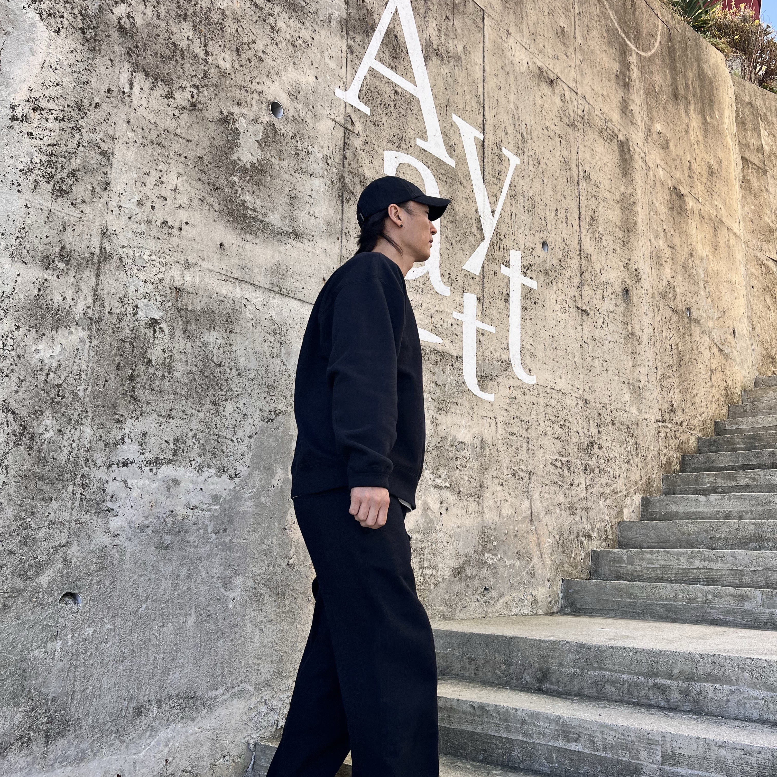 Nike x Stussy NRG Washed Fleece Pants Black (DO5296-010), Nike x Stussy NRG Washed Fleece Crewneck Black (DO5310-010) 착용 스타일 - 2