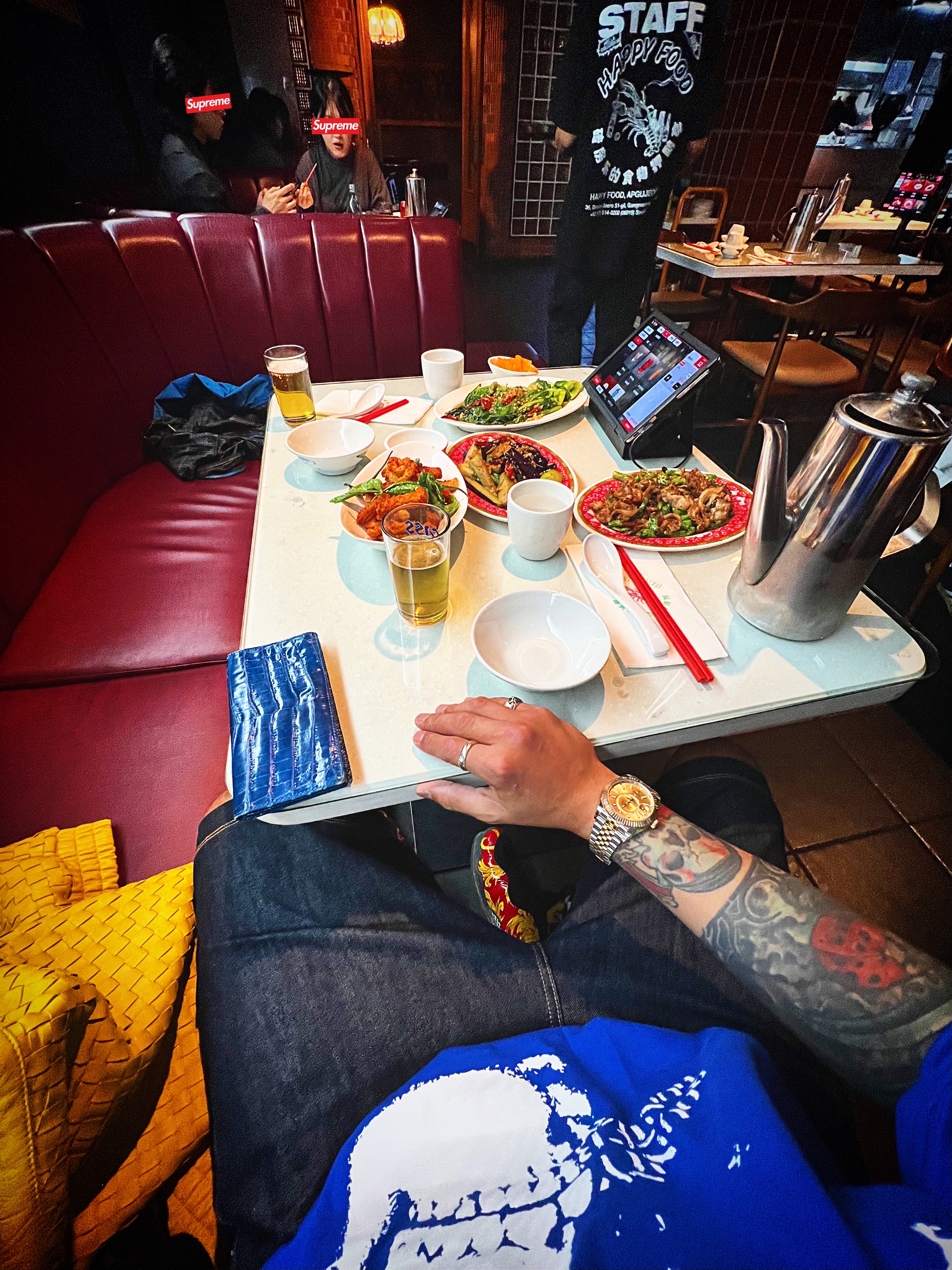 Supreme Woven Leather Varsity Jacket Yellow - 23FW, Supreme x Bounty Hunter Skulls T-Shirt Royal - 23FW 착용 스타일