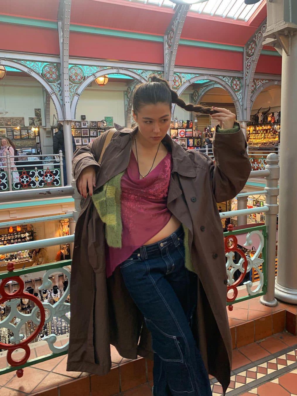 [KREAM 단독] STU Overfit Leather Jacket Brown, Enor Women Leather Fitted Half Coat Brown 착용 스타일 - 4