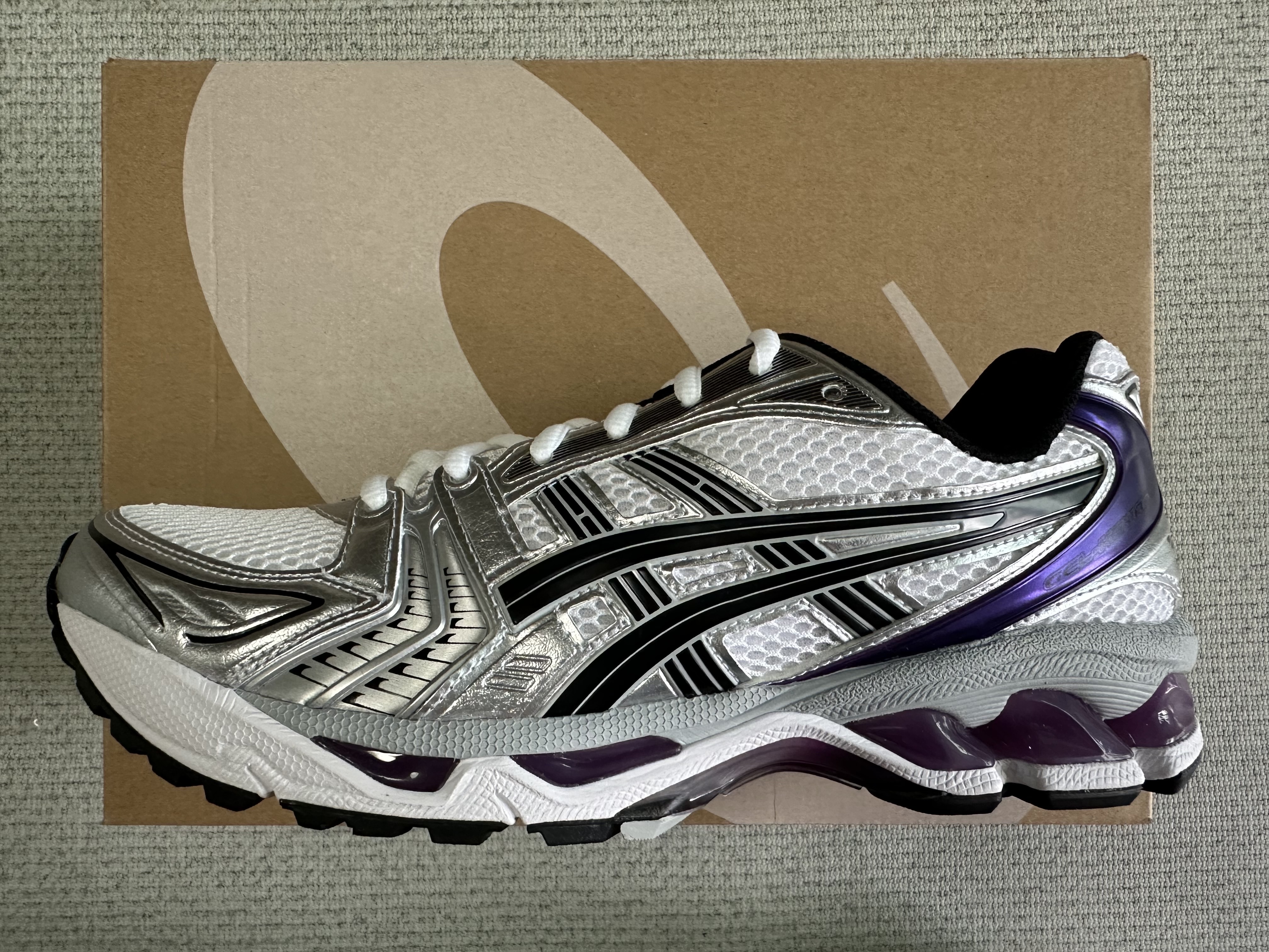 (W) Asics Gel-Kayano 14 White Dark Grape 착용 스타일