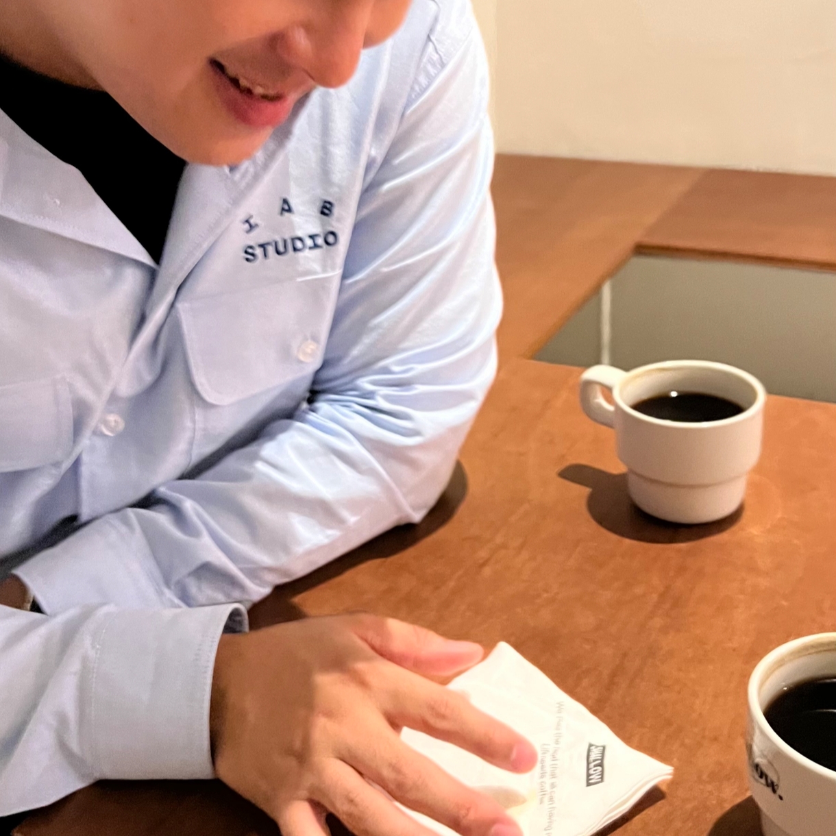 IAB Studio Work Shirt Sky Blue - The Hyundai Seoul Exclusive 착용 스타일