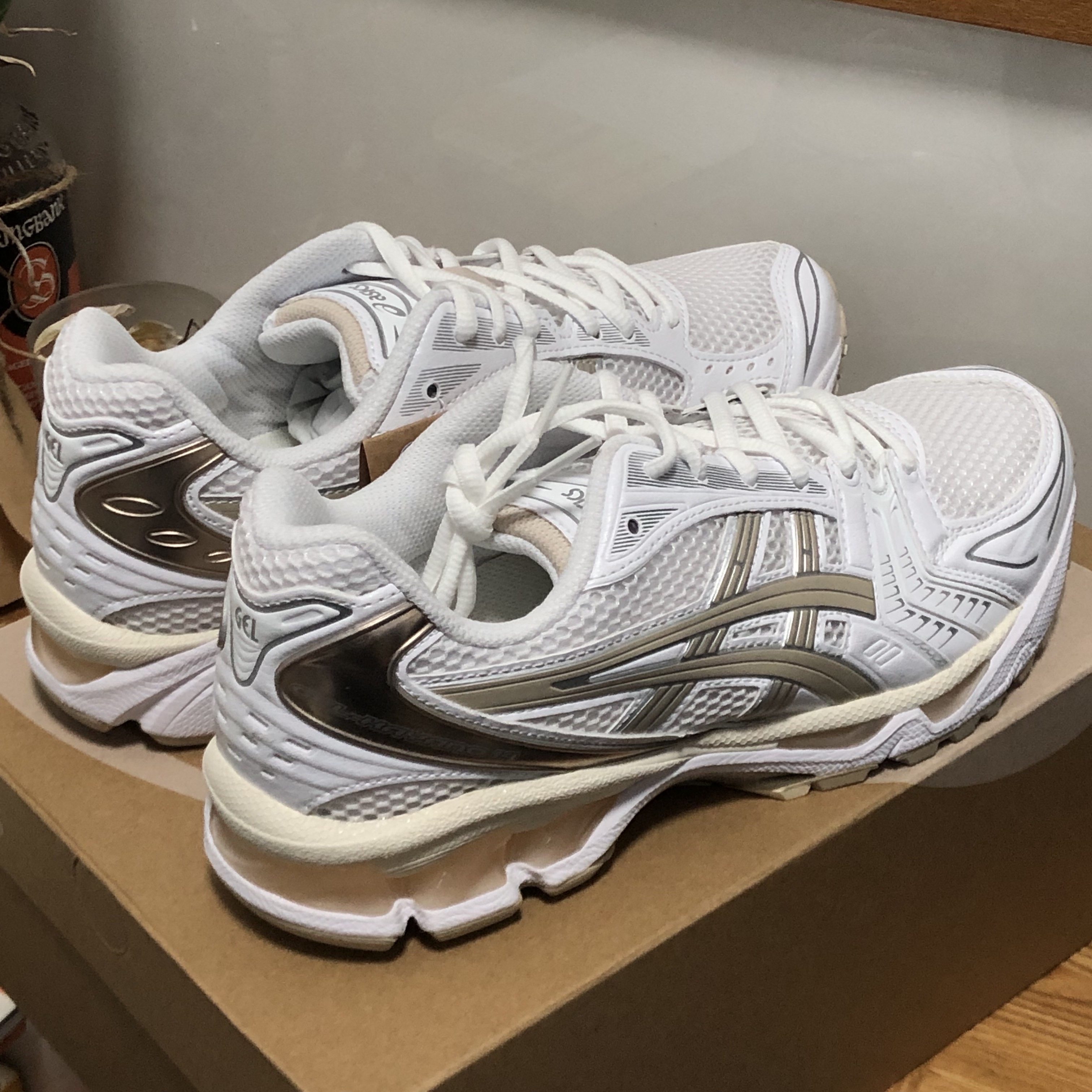 (W) Asics Gel-Kayano 14 White Simply Taupe 착용 스타일