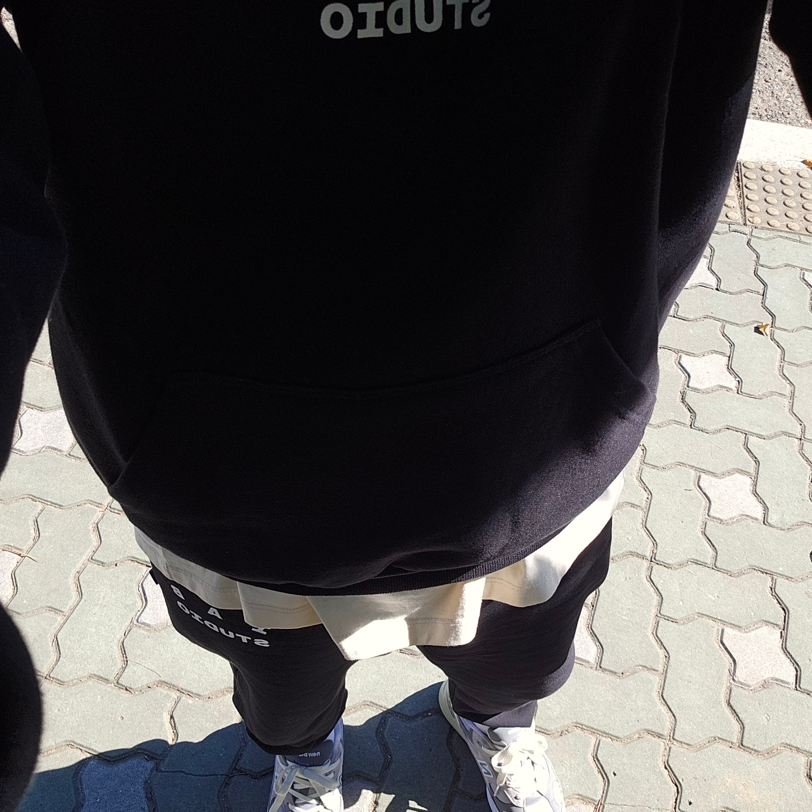IAB Studio Half Zip-Up Black White, New Balance 992 Made in USA White Silver 착용 스타일