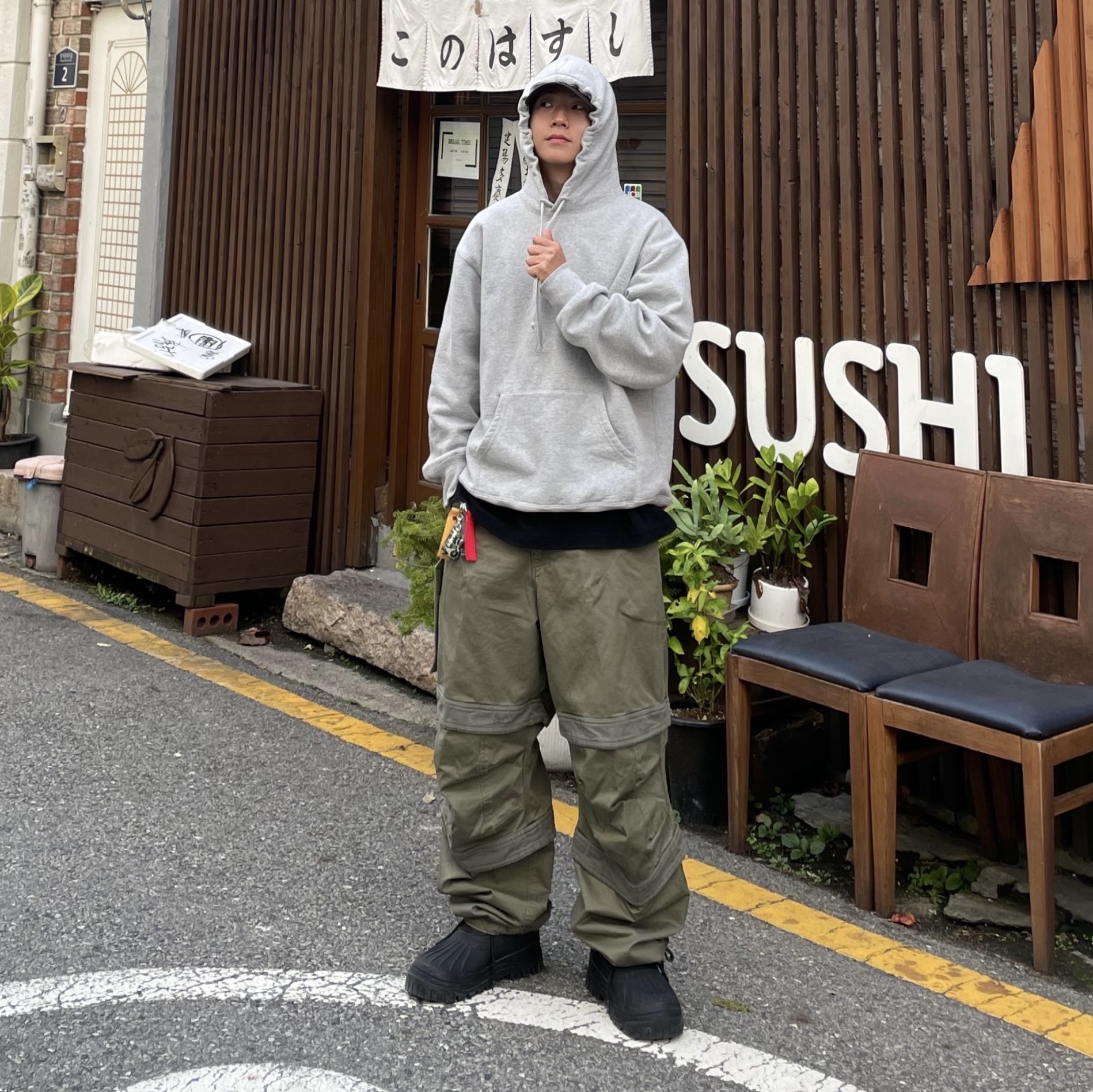 Farfromwhat Far Layered Work Pants Olive 착용 스타일