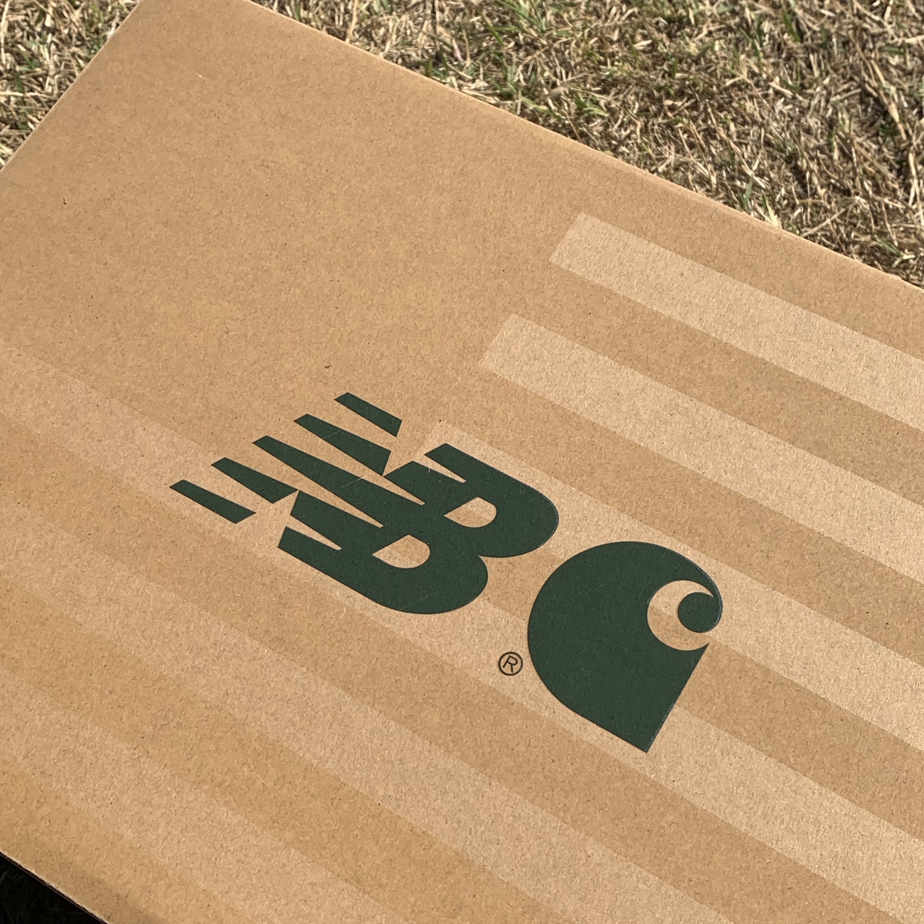 New Balance x Carhartt WIP 990v6 Made in USA Hamilton Brown Military Green 착용 스타일 - 4