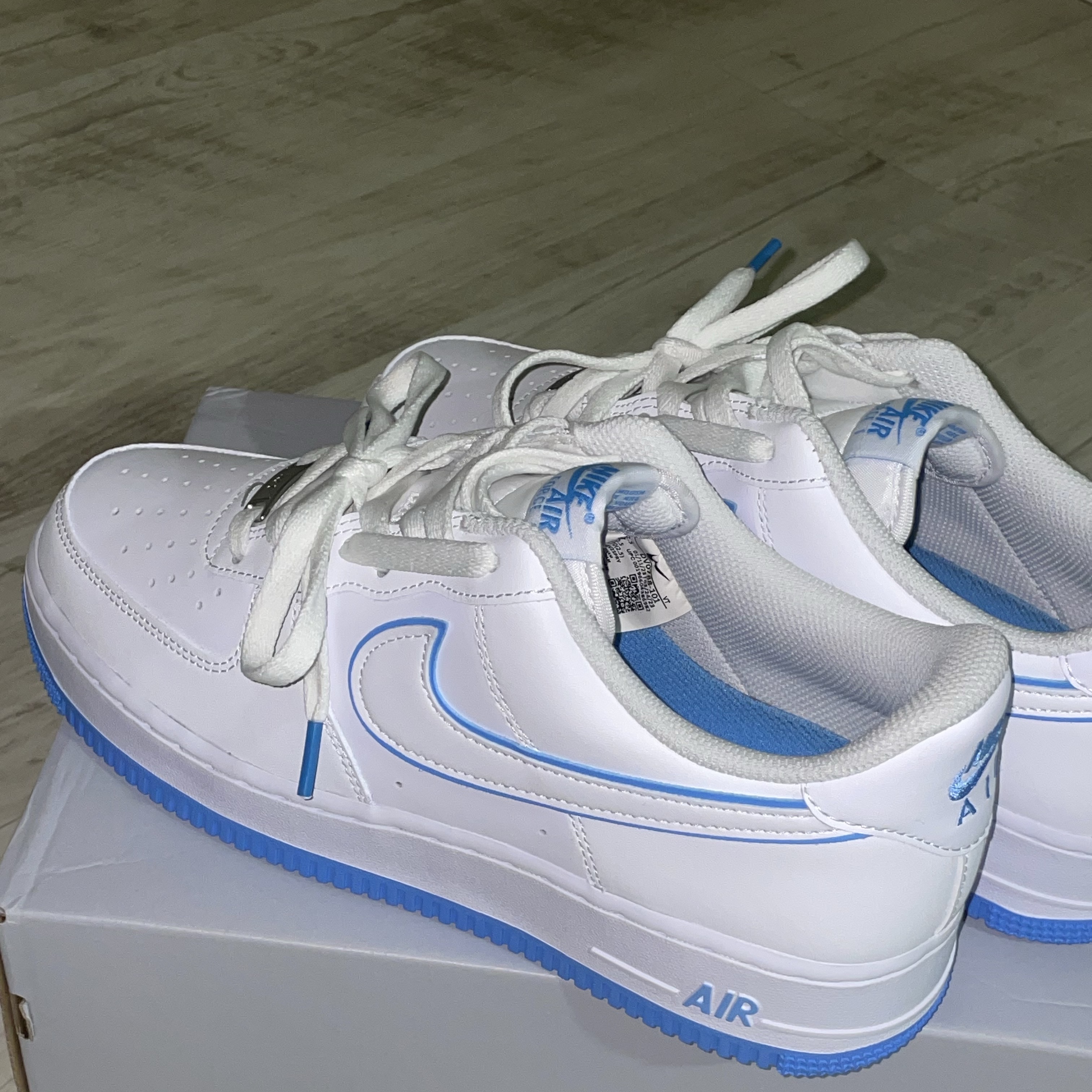 Nike Air Force 1 '07 White University Blue 착용 스타일