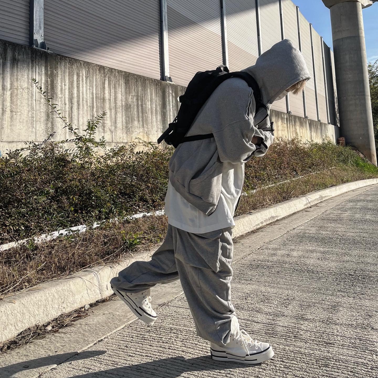 Converse Chuck 70 High Plus Egret 착용 스타일 - 1