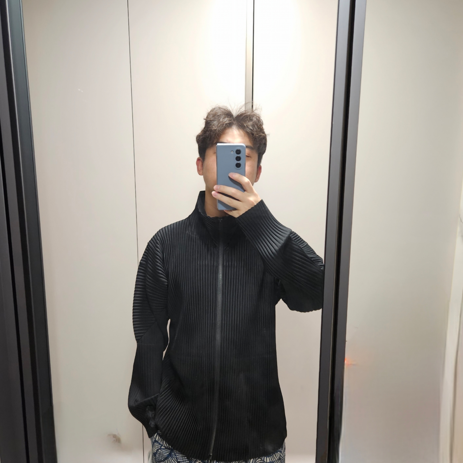 Homme Plisse Issey Miyake Basics Zip Up Jacket Black 착용 스타일