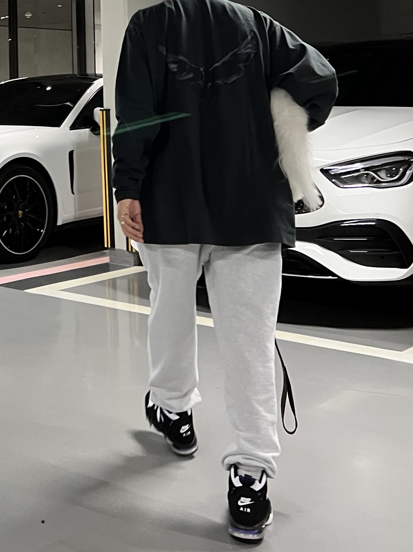 Nike Air Max 2 CB 94 Black and Pure Purple, Yeezy Gap Engineered By Balenciaga Dove Long Sleeve T-Shirt Black 착용 스타일 - 2