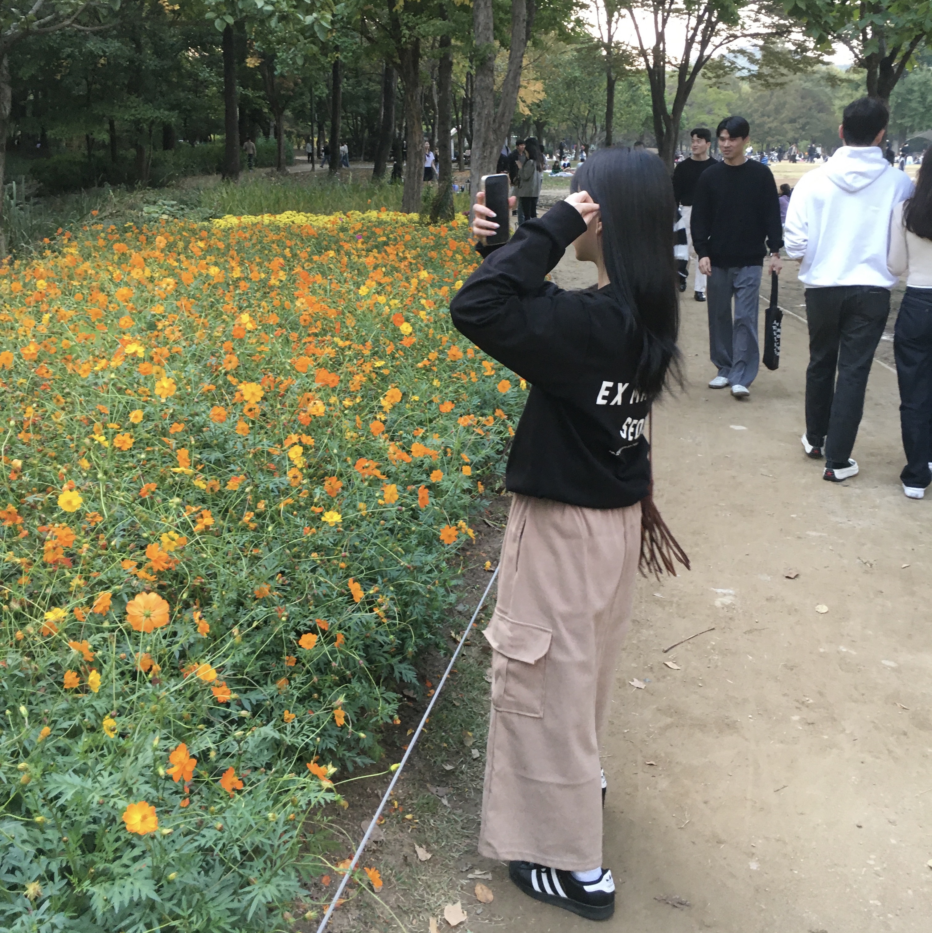 Deus Ex Machina Seoul College Long Sleeve T-Shirt Black, (J) Adidas Superstar Black White 착용 스타일 - 2