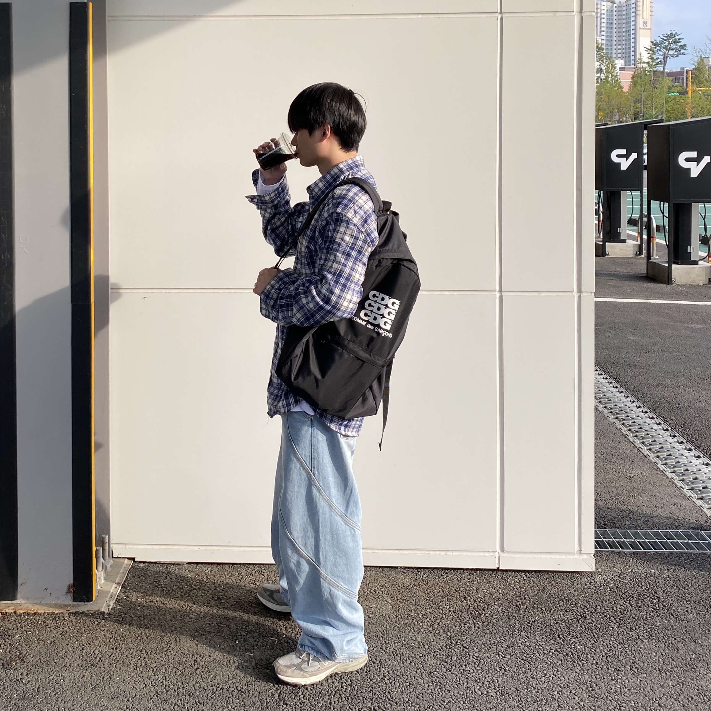 CDG Backpack Black, New Balance 993 Made in USA Grey - D Standard 착용 스타일 - 1