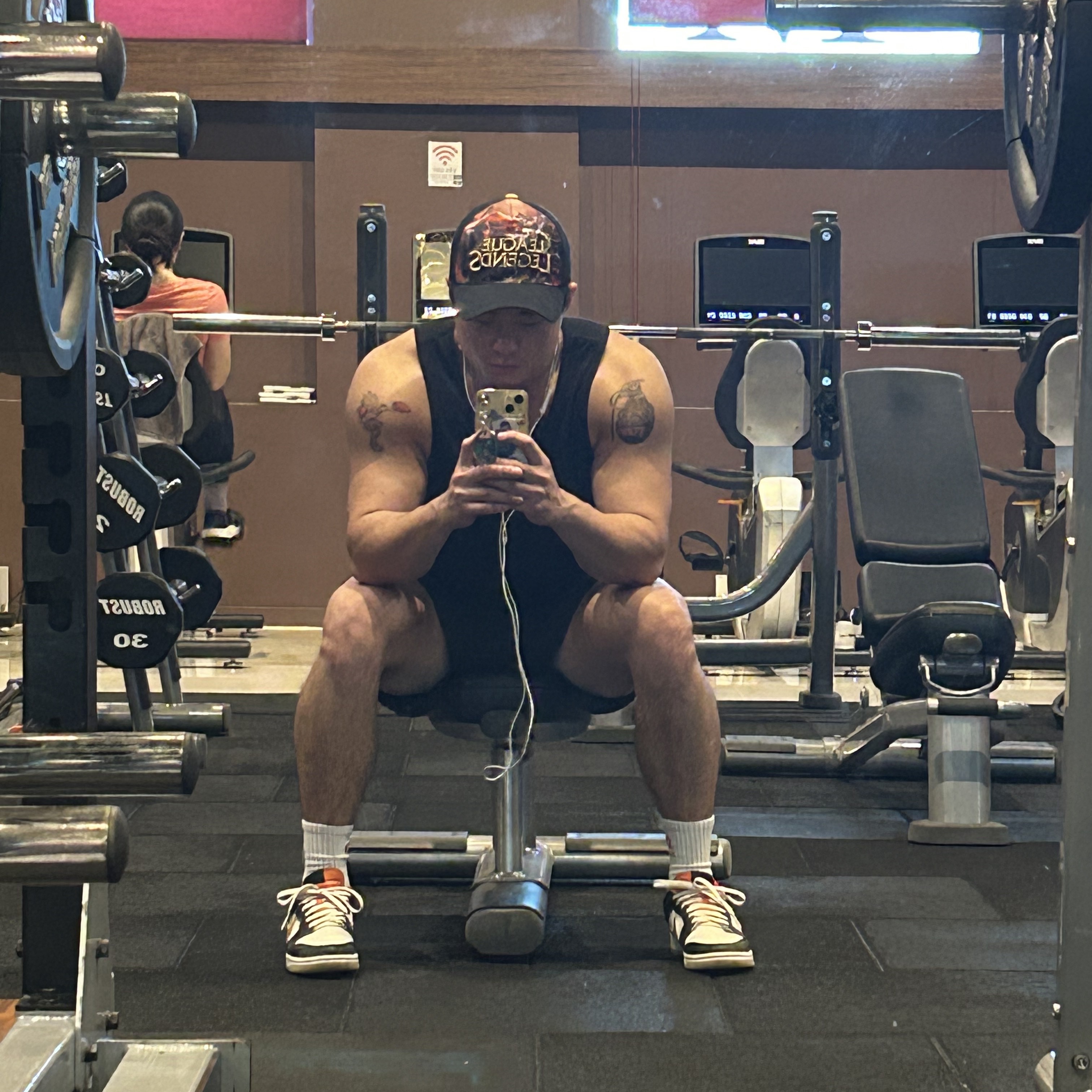 Chest and Leg | KREAM