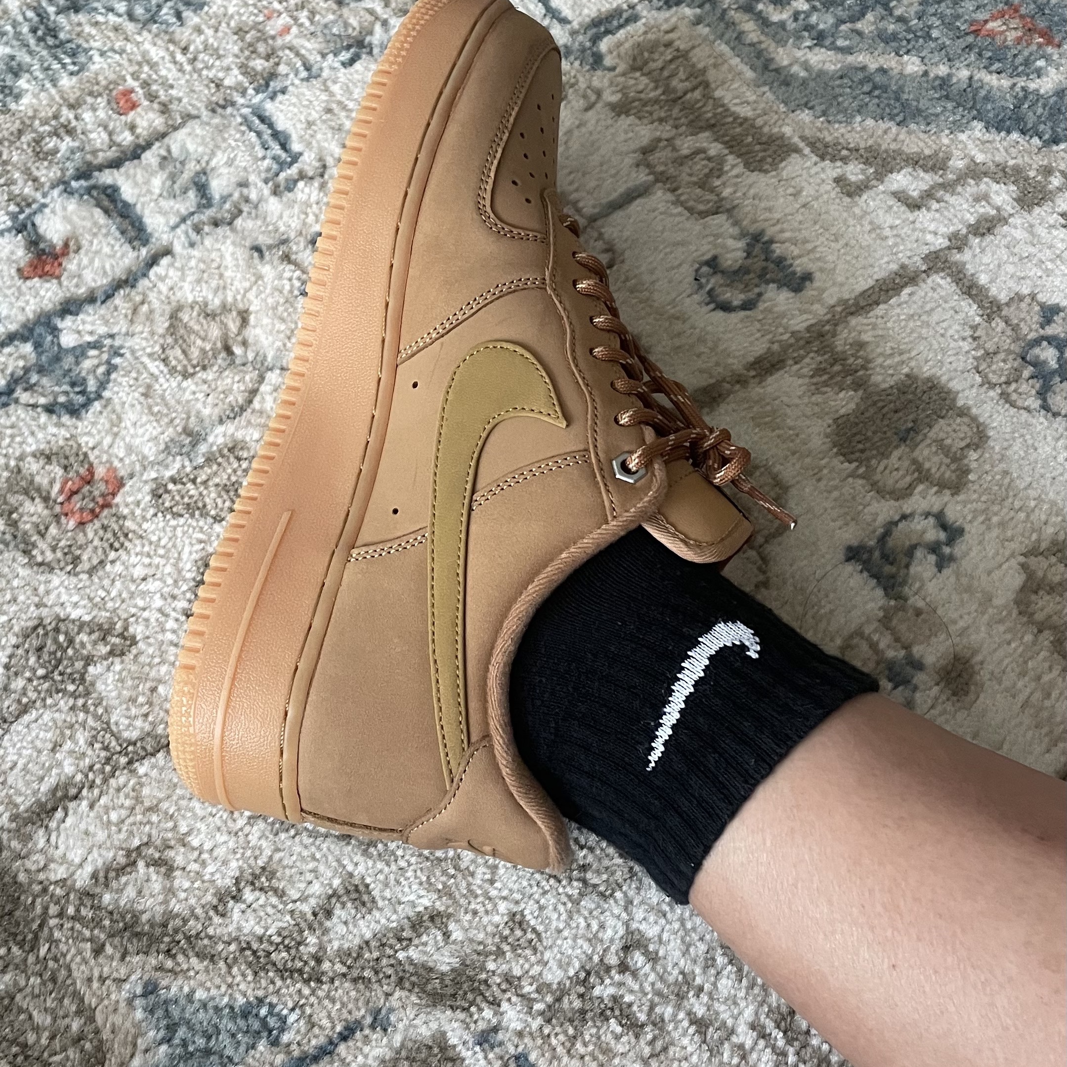 Nike Air Force 1 '07 WB Flax 착용 스타일 - 2