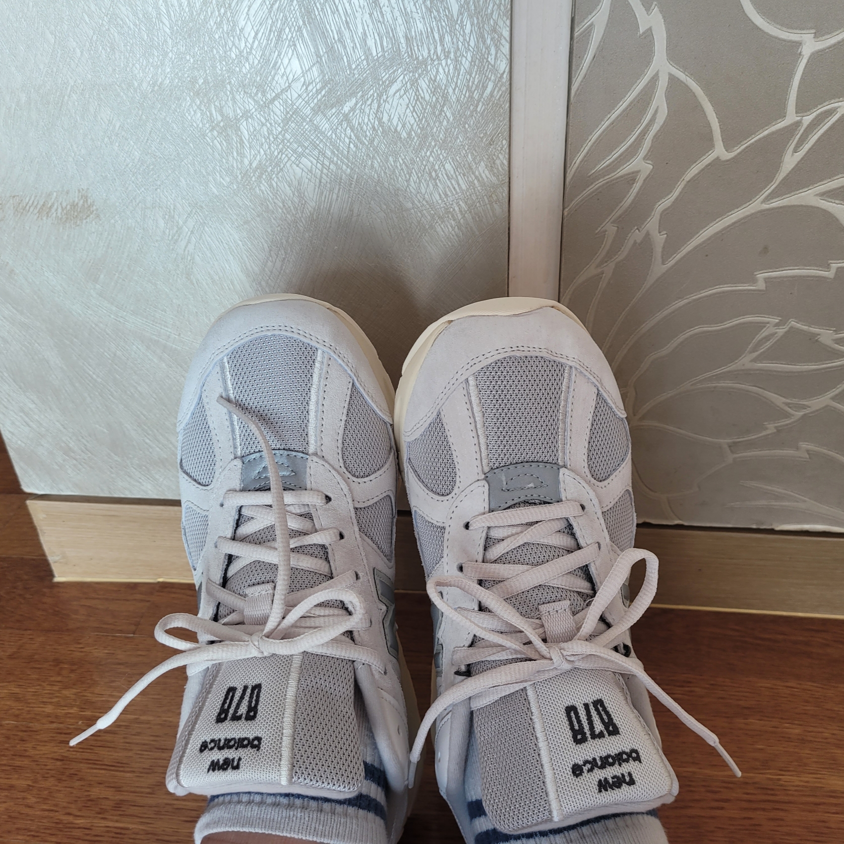New Balance 878 Light Gray 착용 스타일 - 2
