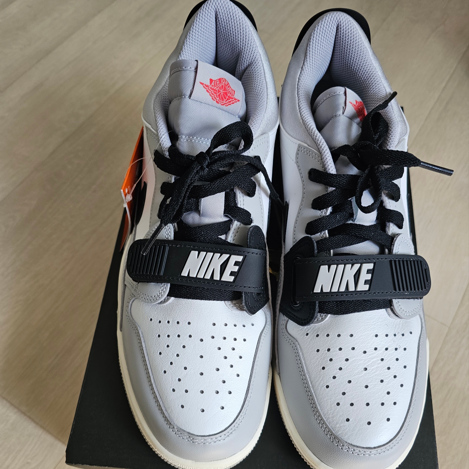 Jordan Legacy 312 Low Tech Grey 착용 스타일 - 5