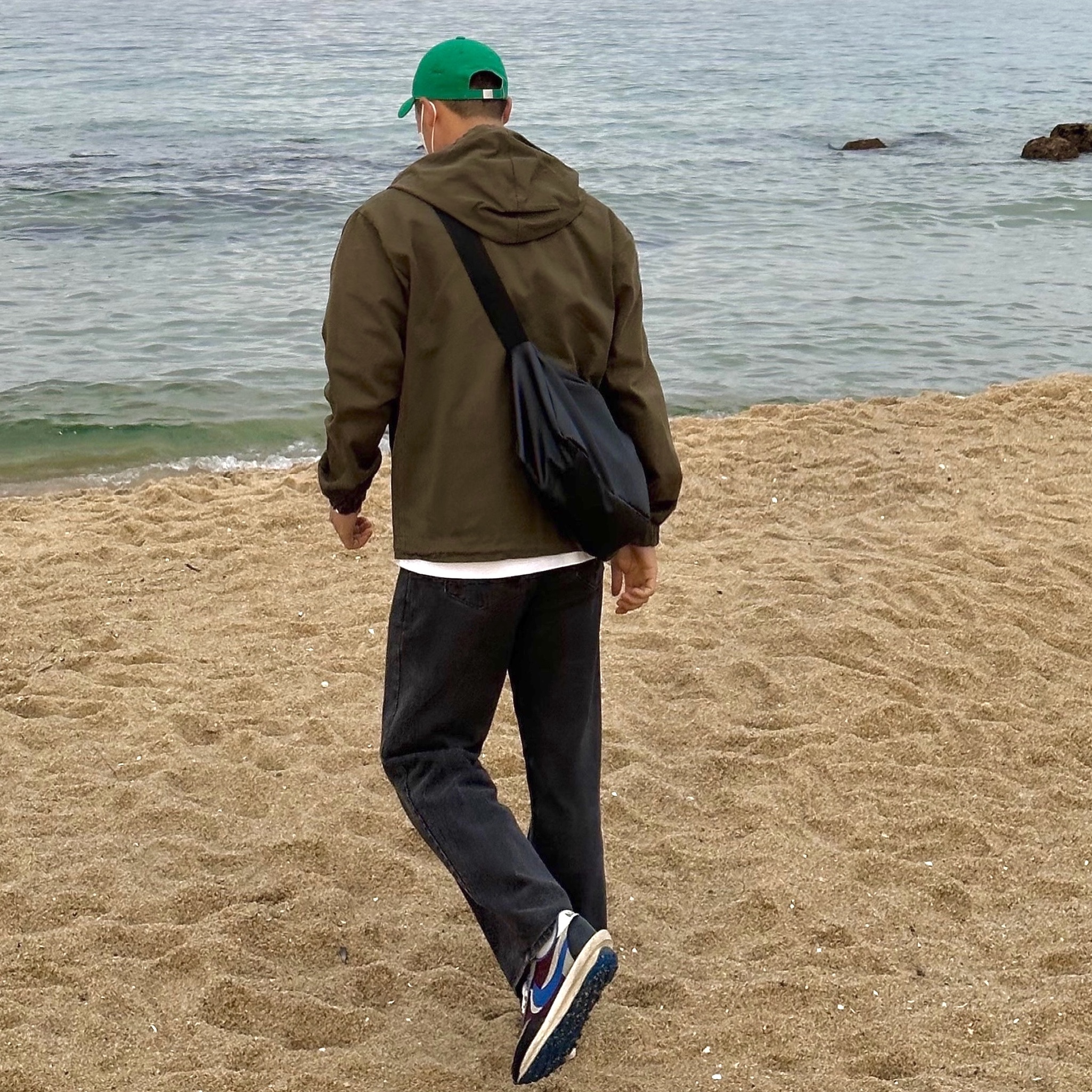 Nike x Sacai x Undercover LDWaffle Night Maroon Team Royal 착용 스타일