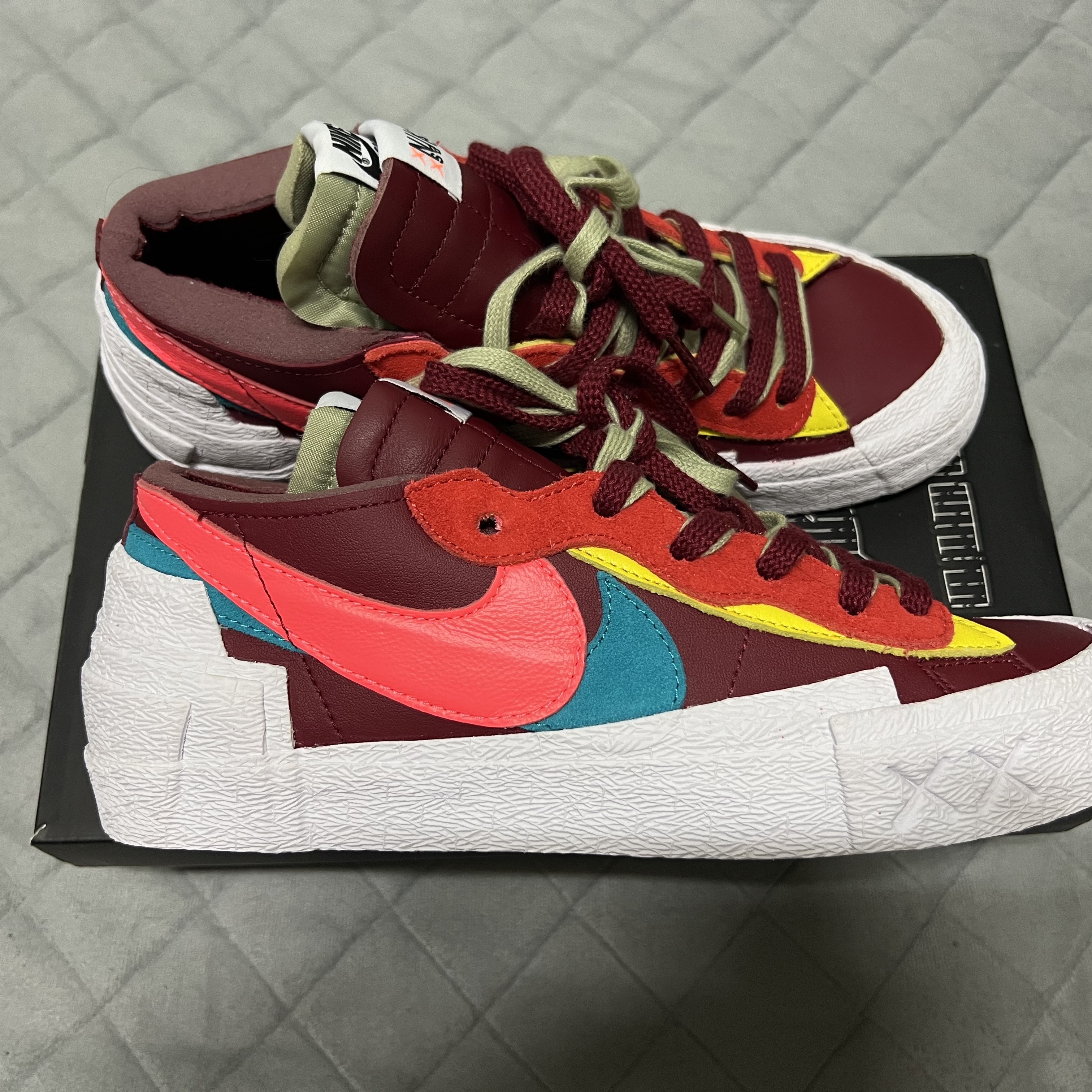 Nike x Sacai x Kaws Blazer Low Team Red 착용 스타일 - 2