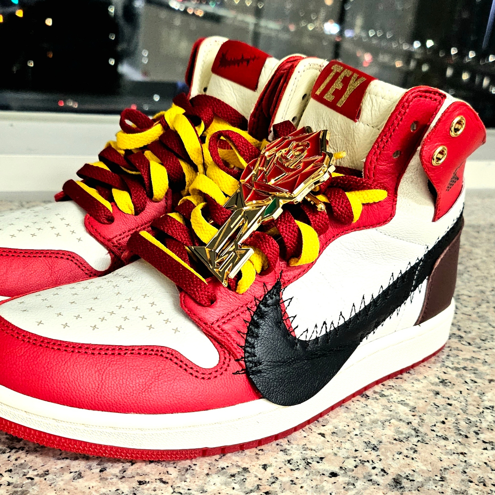 (W) Jordan 1 x Teyana Taylor Zoom CMFT 2 Gym Red 착용 스타일