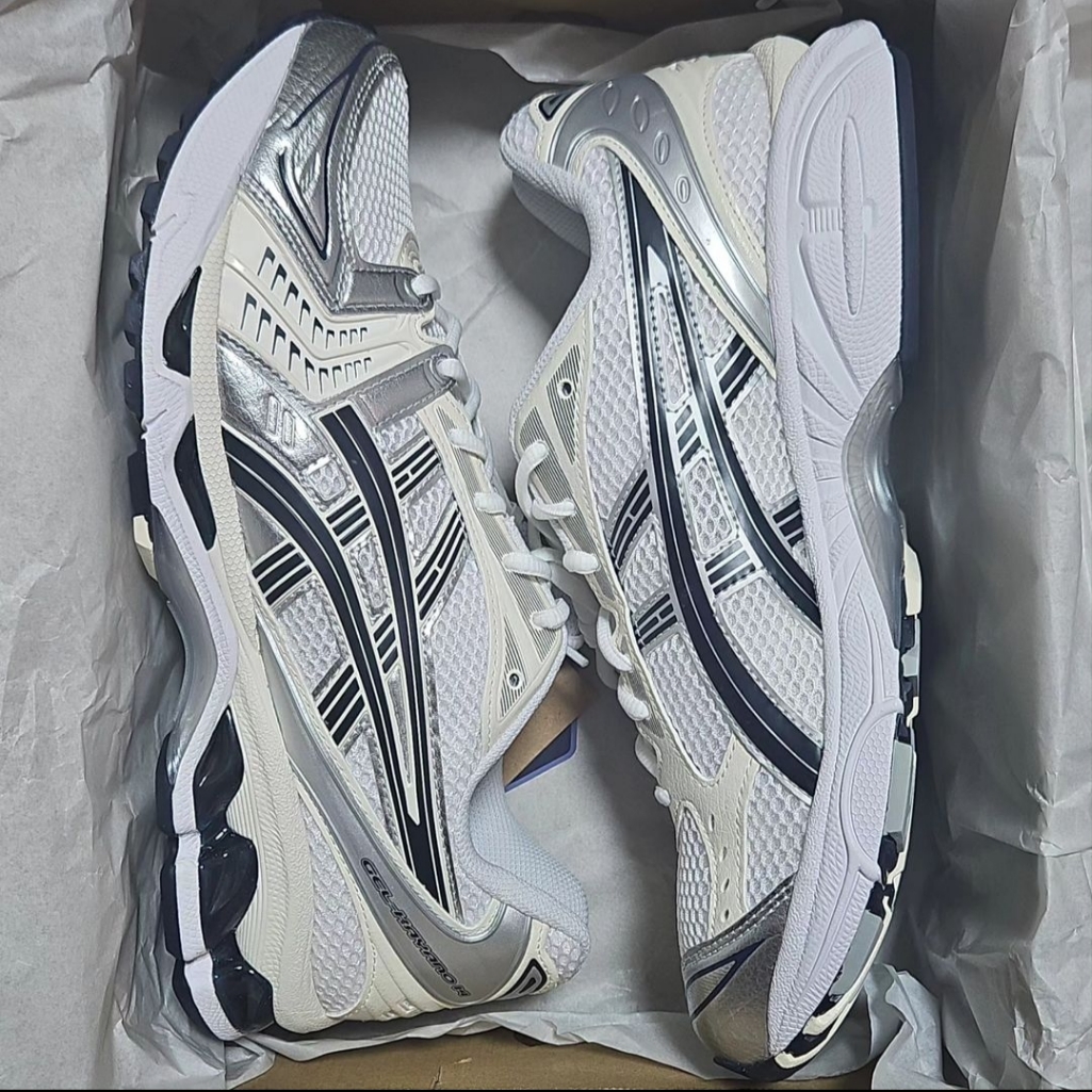 (W) Asics Gel-Kayano 14 White Midnight 착용 스타일