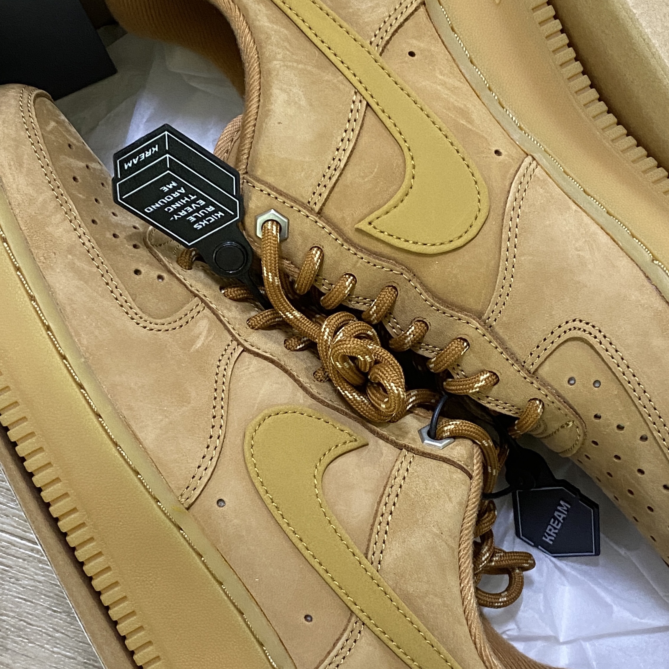 Nike Air Force 1 '07 WB Flax 착용 스타일