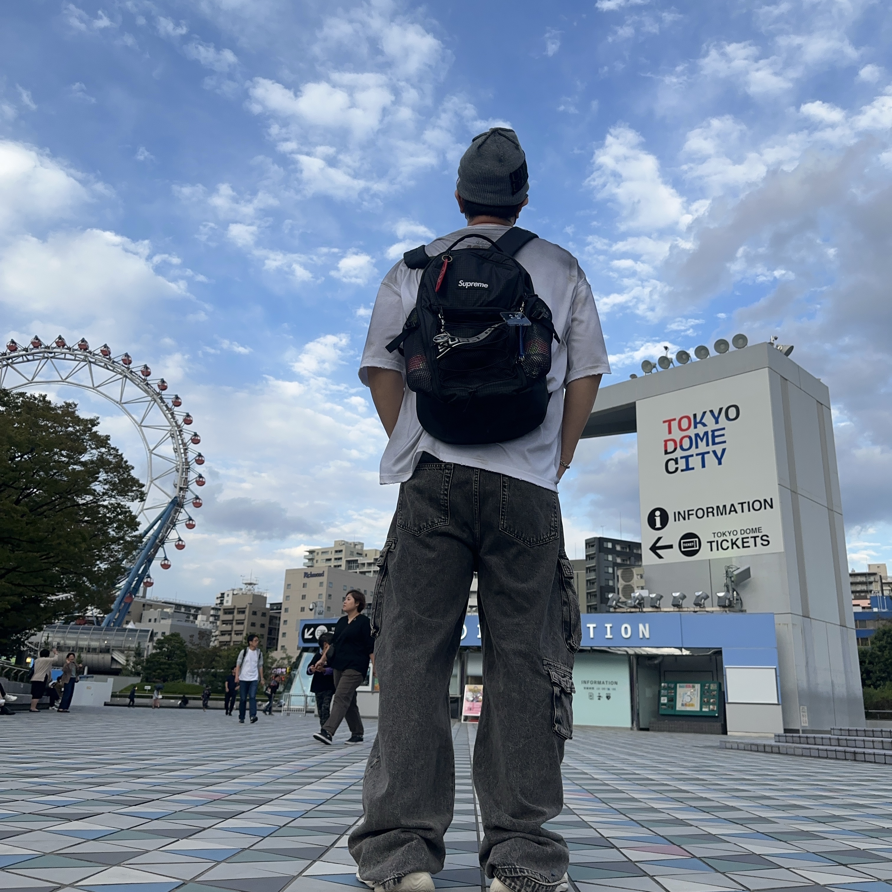 Supreme Backpack Black - 23FW 착용 스타일