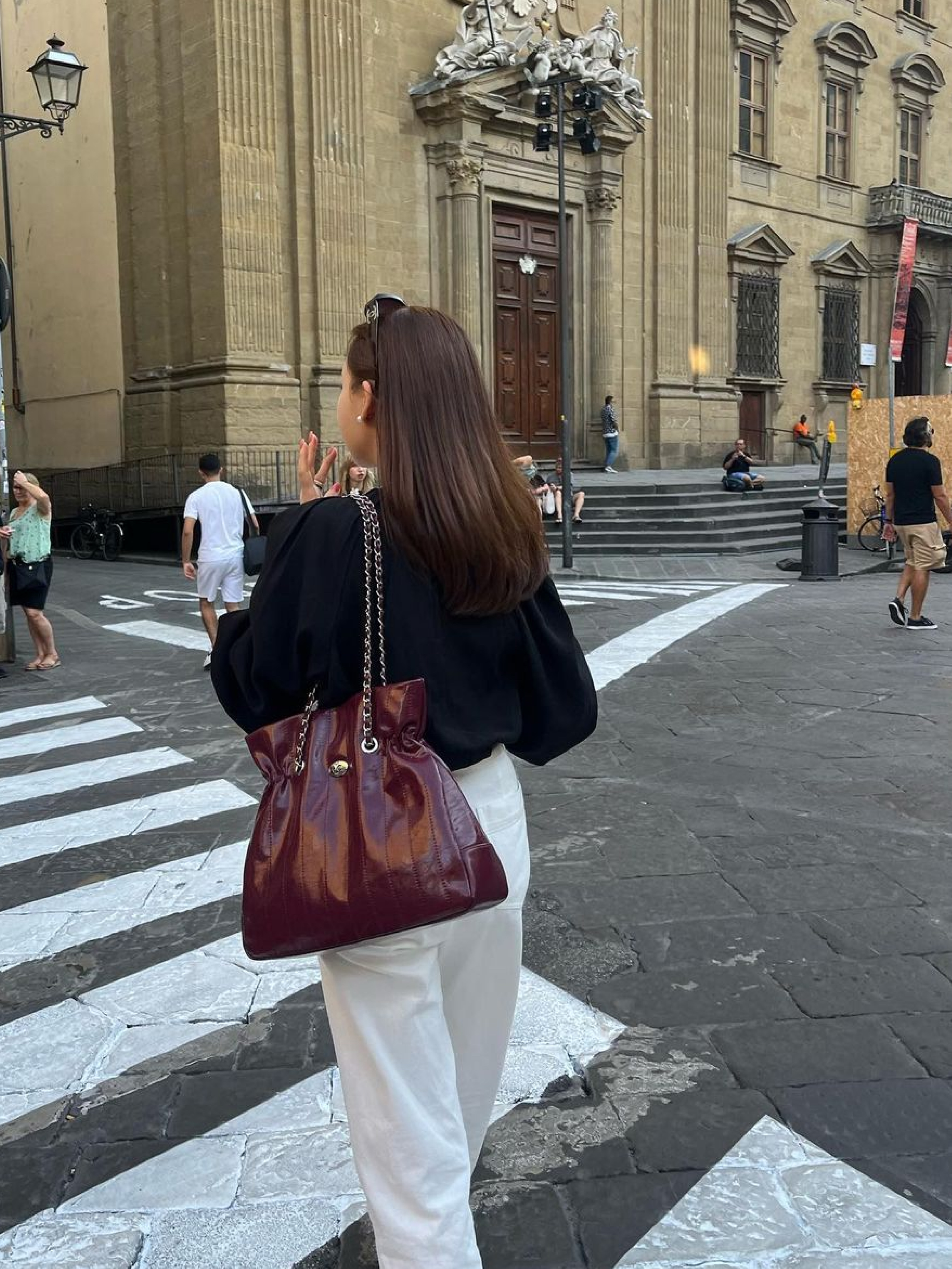 Coperni Mini Swipe Bag Black, Coperni Mini Swipe Bag Sand 착용 스타일 - 5