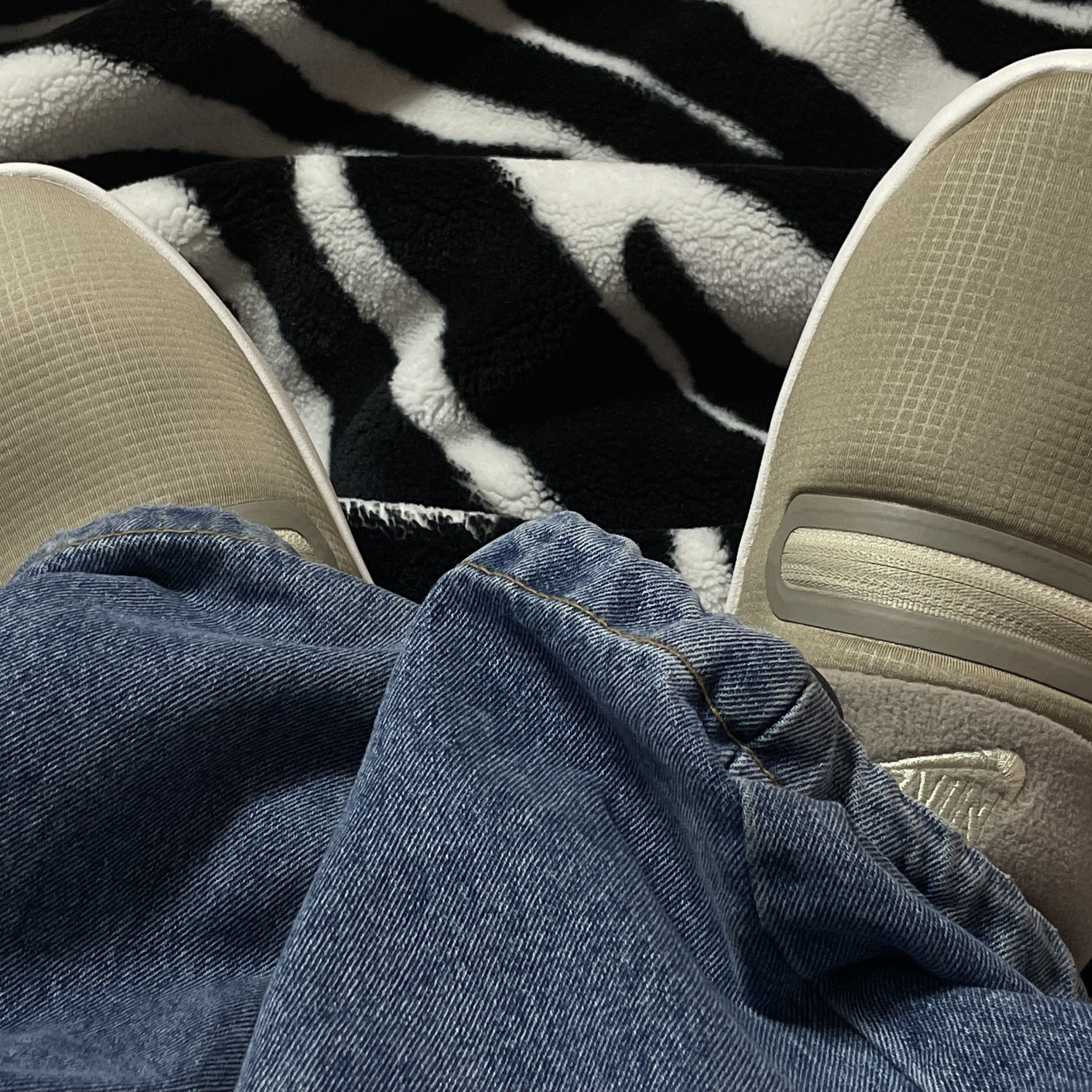 Nike Burrow Khaki Rattan 착용 스타일 - 2