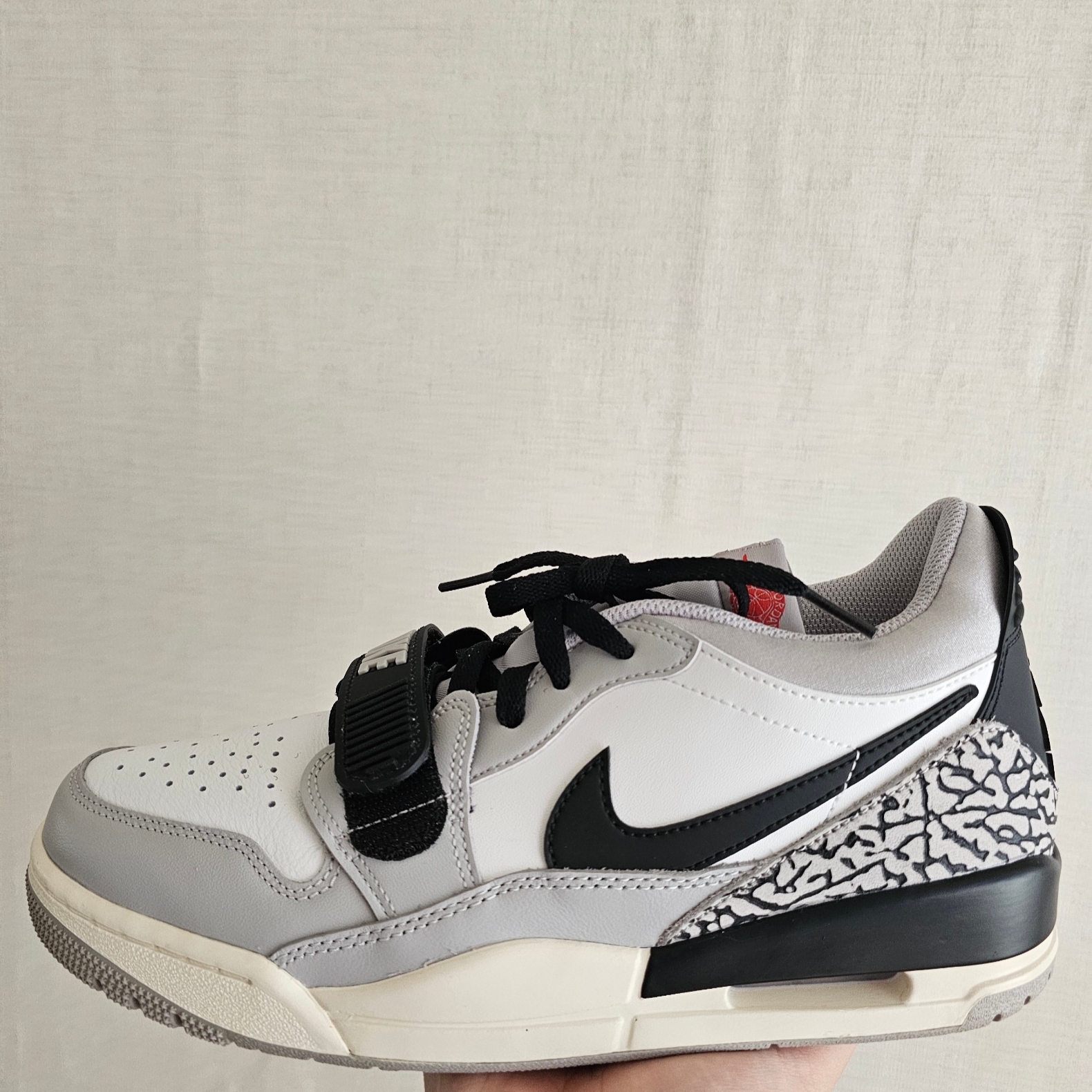 Jordan Legacy 312 Low Tech Grey 착용 스타일 - 1