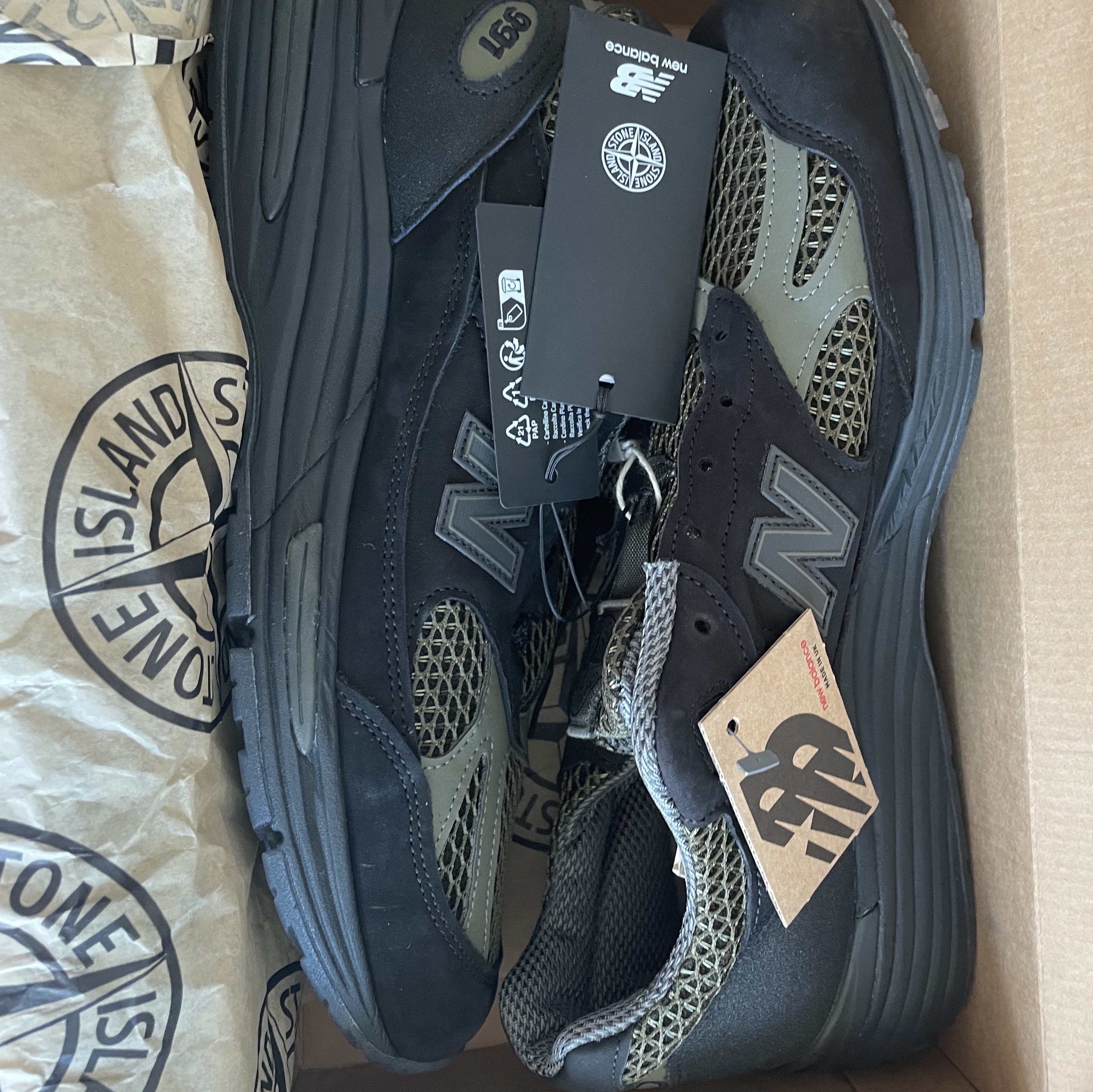 New Balance x Stone Island 991v2 Made in UK Black Olive Night 착용 스타일