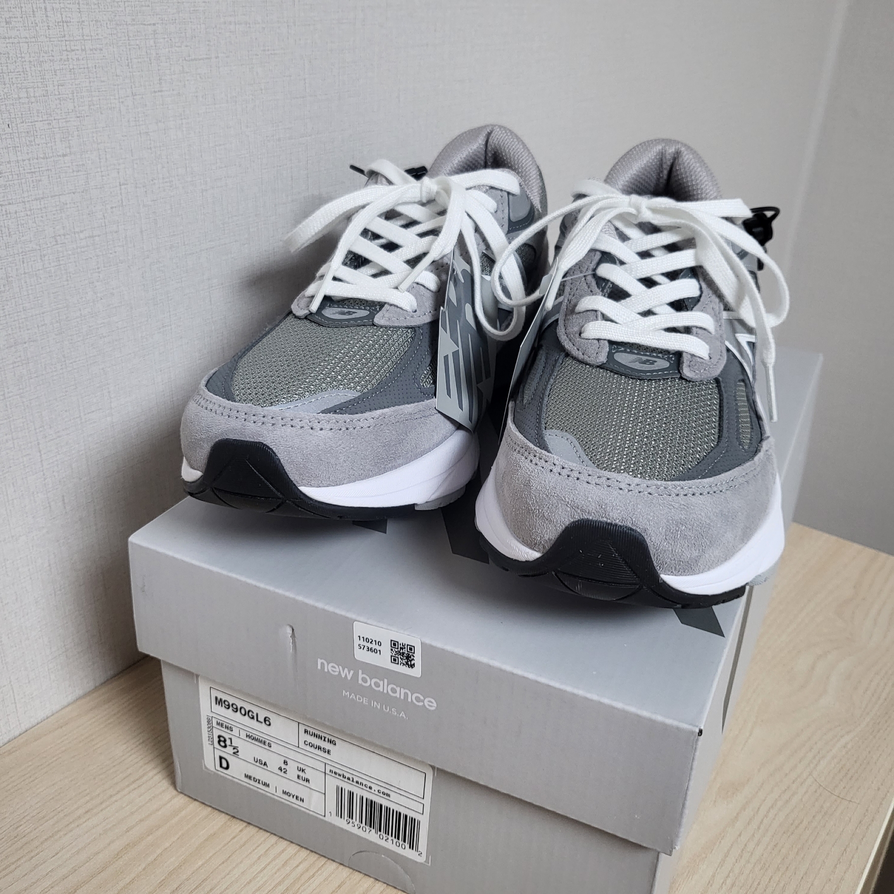 New Balance 990v6 Made in USA Grey - D Standard 착용 스타일 - 1