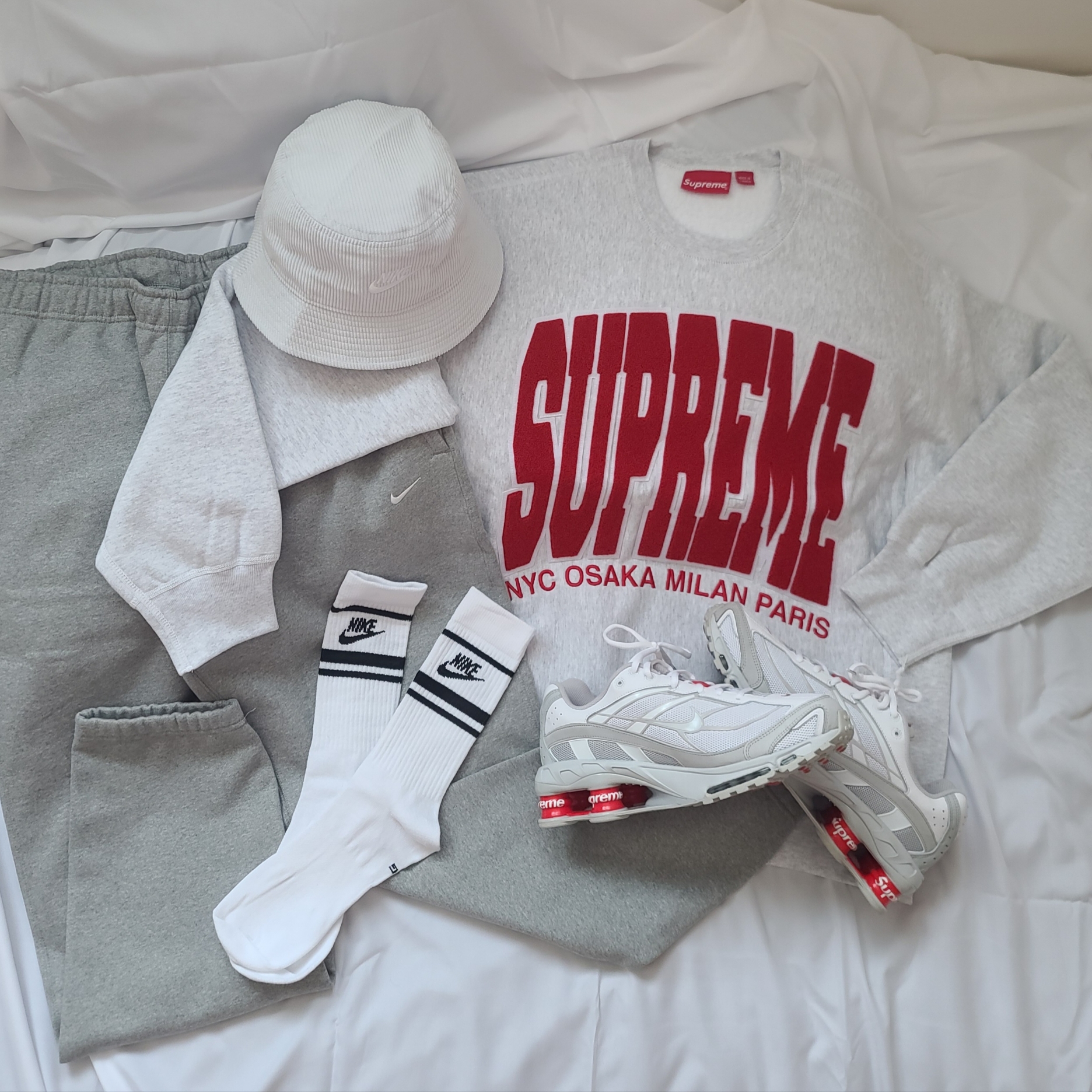 Nike x Supreme Shox Ride 2 SP White, Supreme Cities Arc Crewneck Ash Grey - 21FW 착용 스타일 - 2