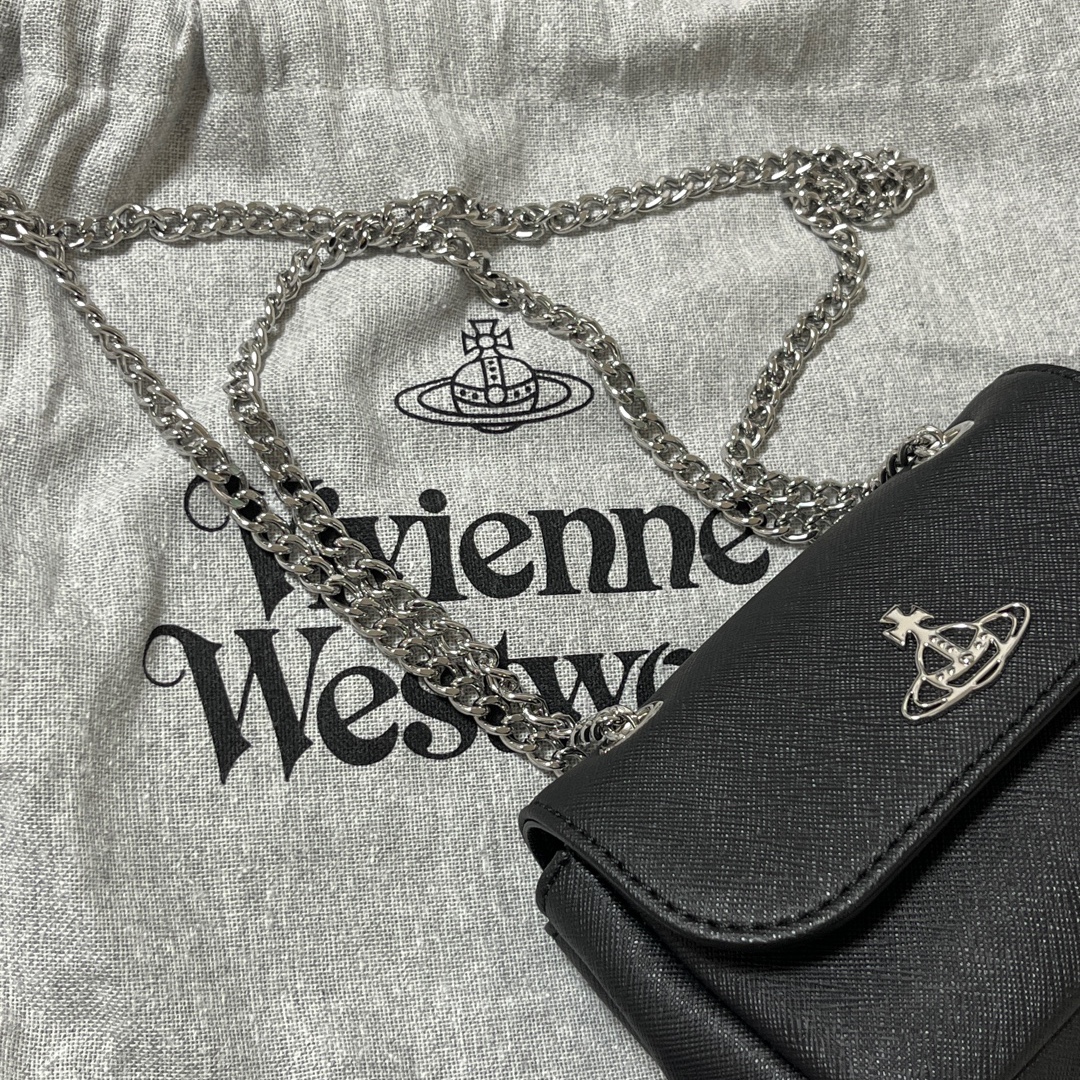 Vivienne Westwood Saffiano Biogreen Small Purse Cross Bag Black 착용 스타일