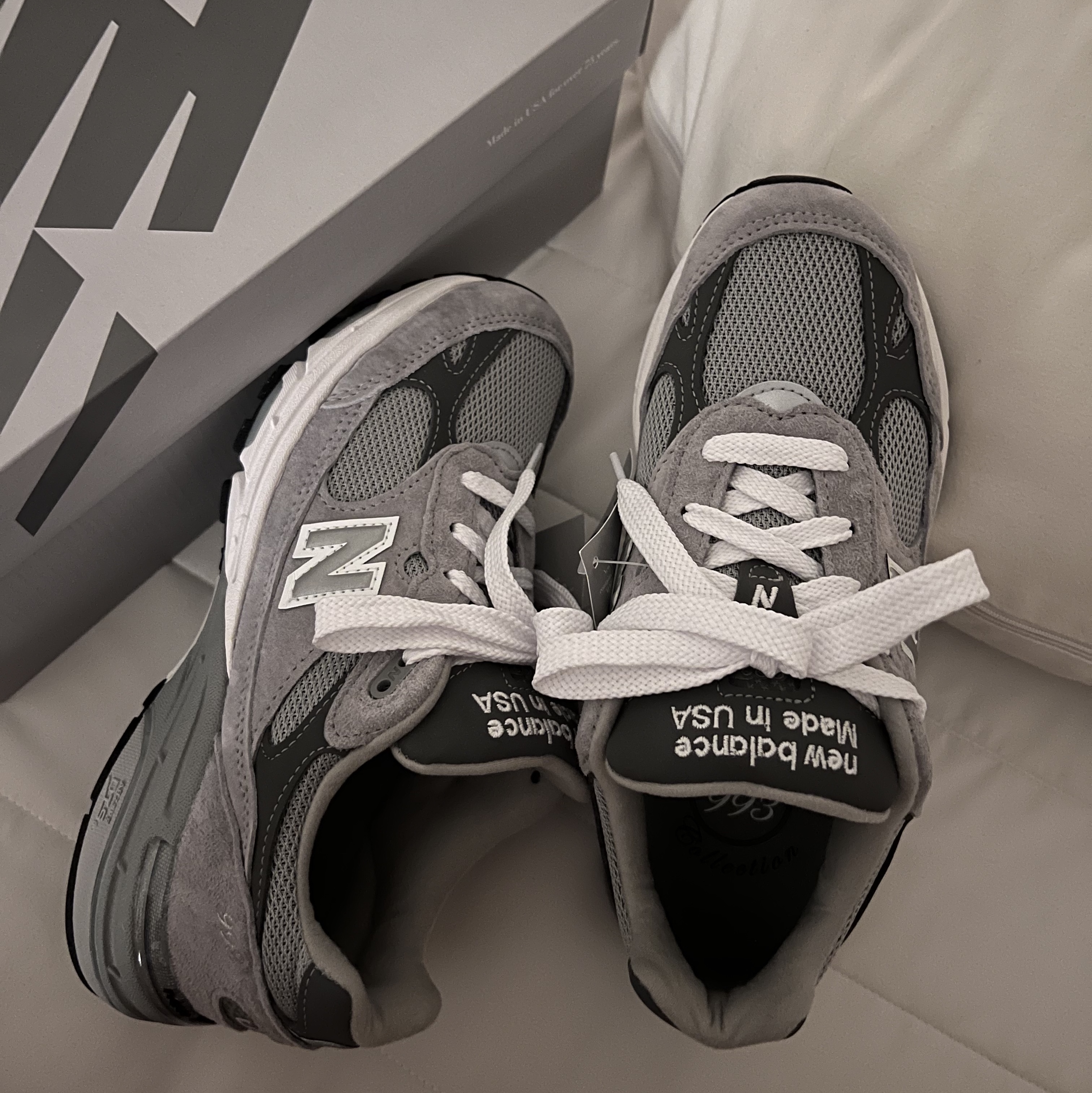 (W) New Balance 993 Made in USA Grey - B Standard 착용 스타일 - 1