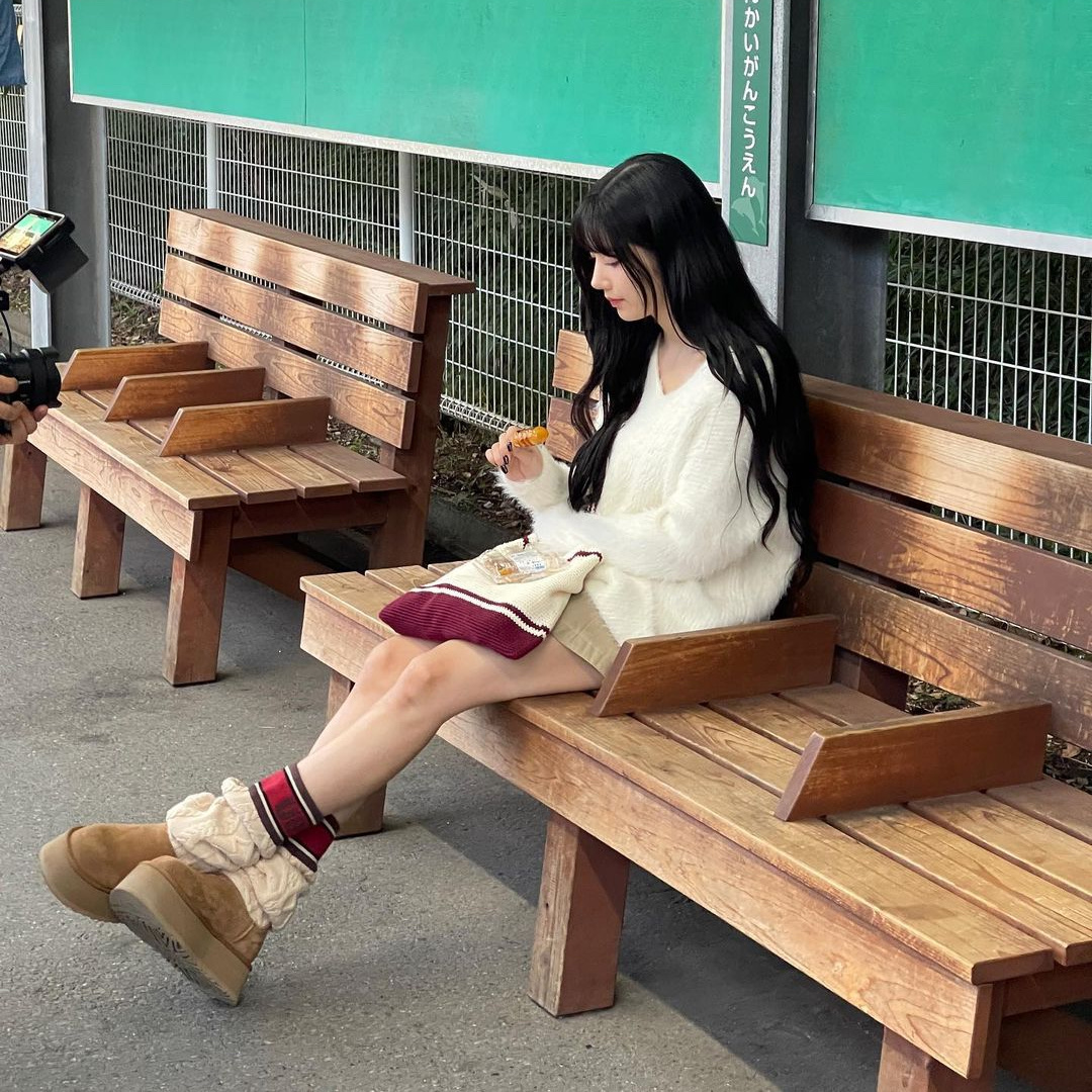 (W) UGG Classic Ultra Mini Platform Boots Chestnut 착용 스타일 - 2