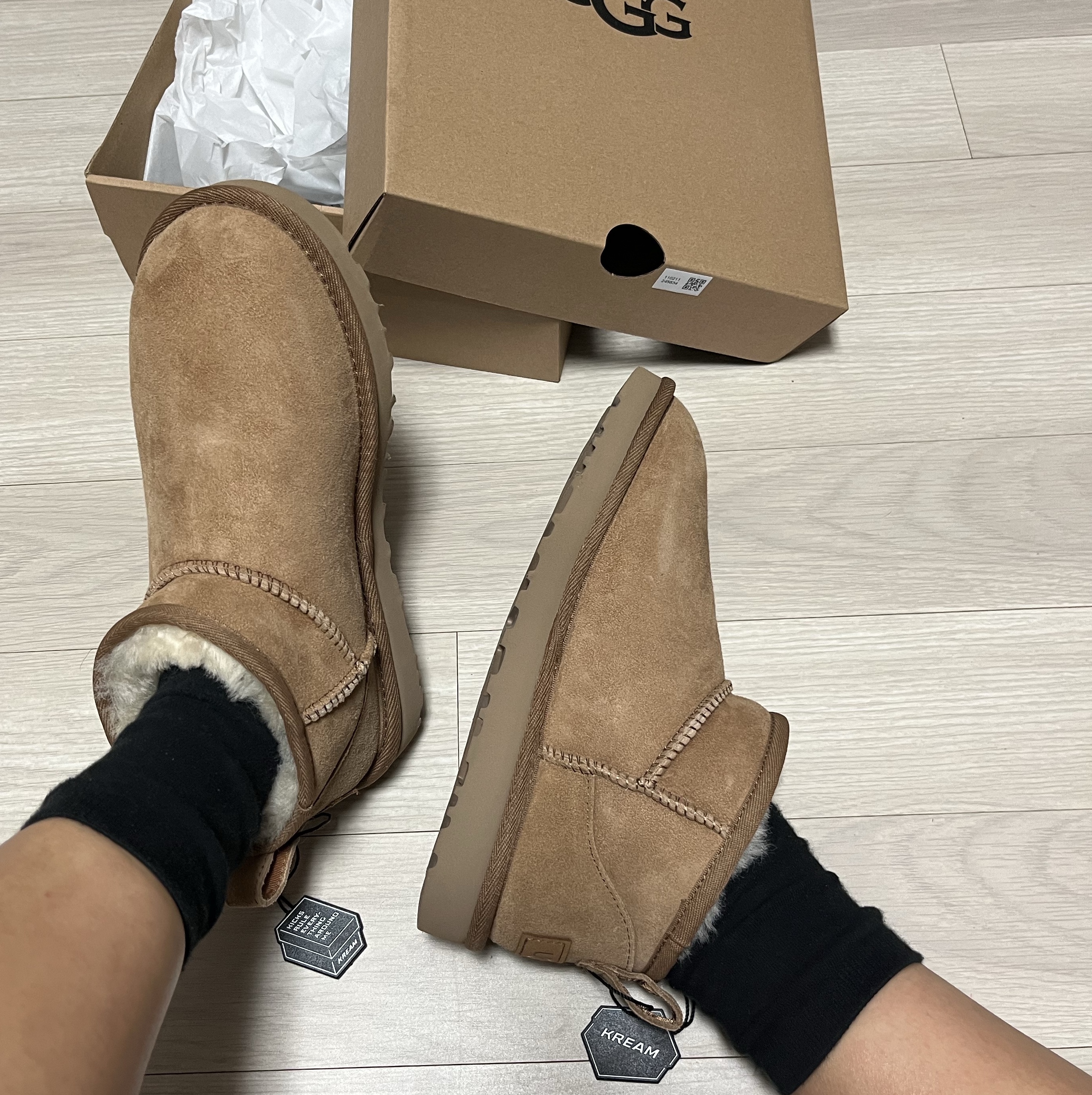 (W) UGG Classic Ultra Mini Boots Chestnut 착용 스타일