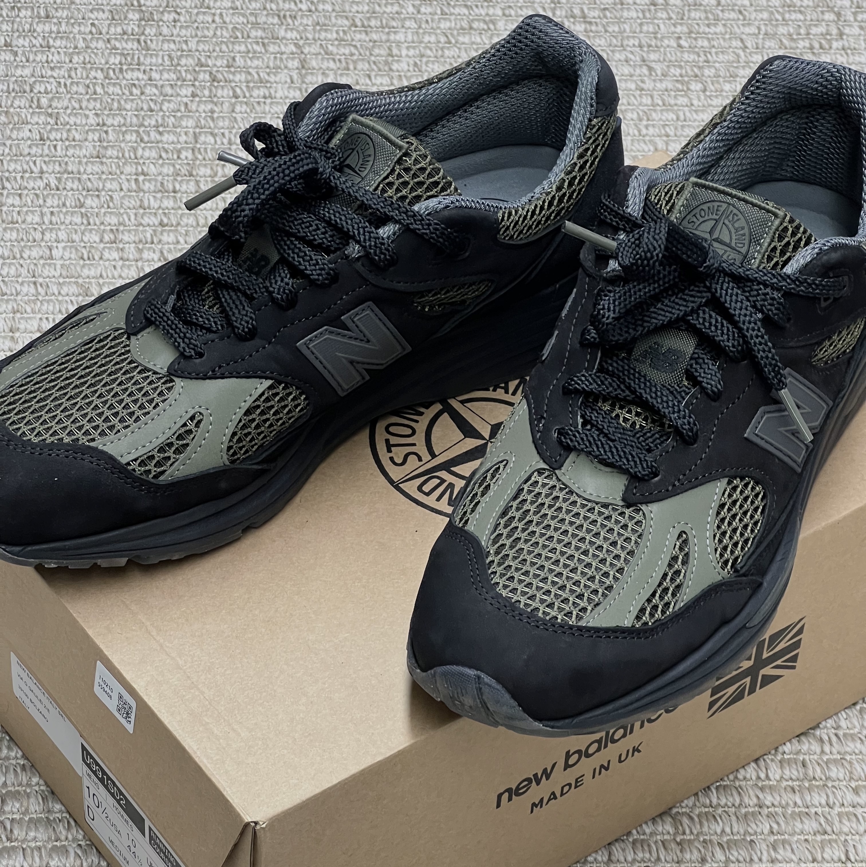 New Balance x Stone Island 991v2 Made in UK Black Olive Night 착용 스타일 - 1