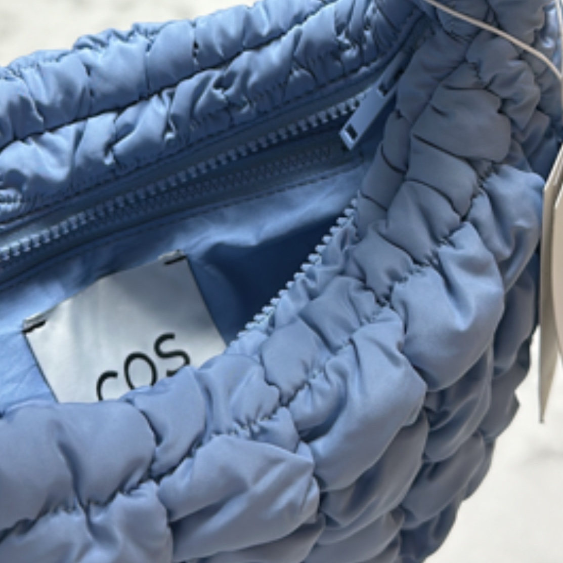 COS Quilted Mini Bag Light Blue 착용 스타일