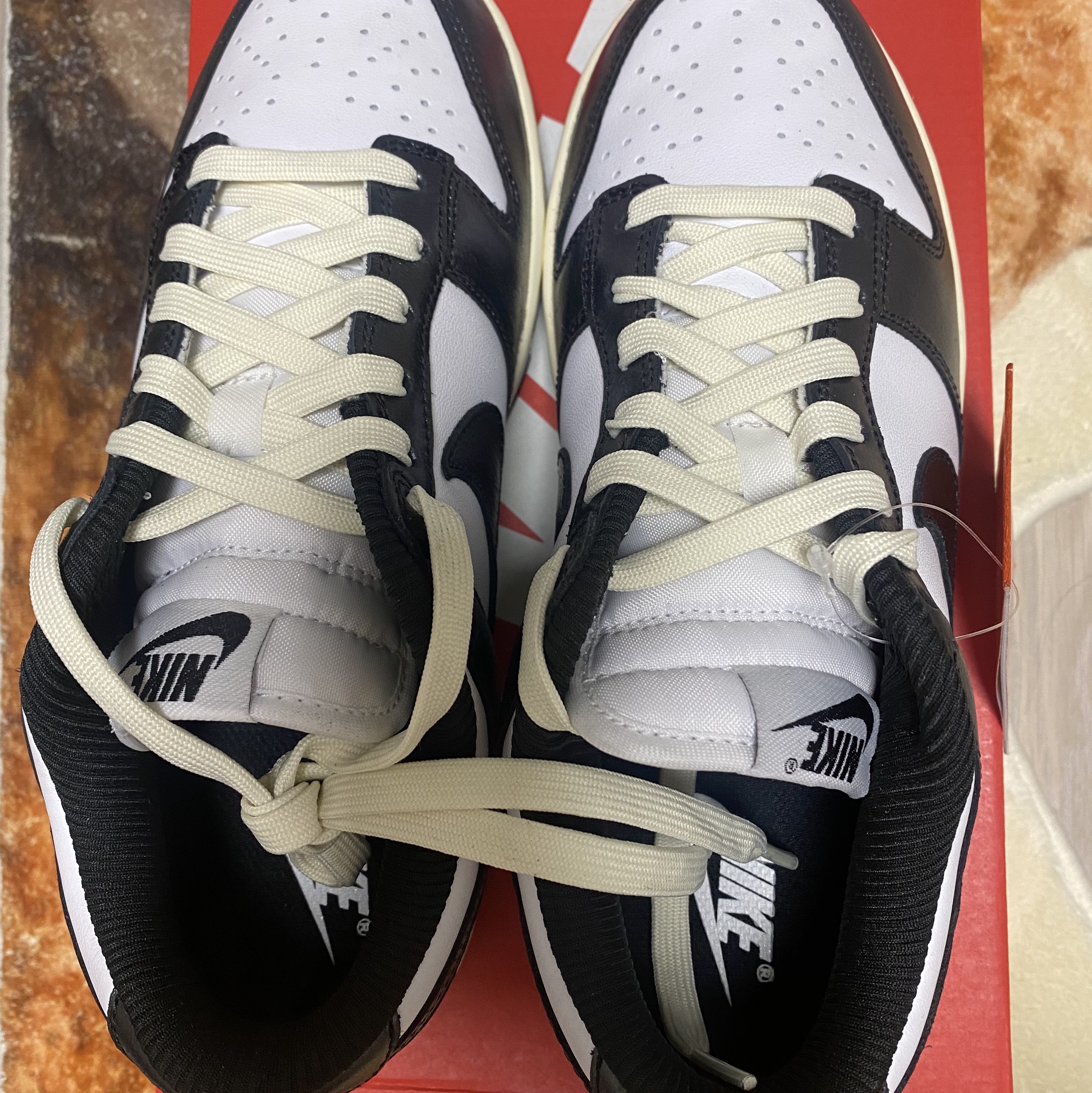 (W) Nike Dunk Low Vintage Black and White ์ฐฉ์ฉ ์คํ์ผ