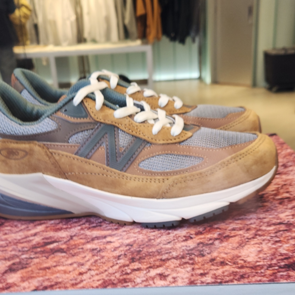 New Balance x Carhartt WIP 990v6 Made in USA Hamilton Brown Military Green 착용 스타일