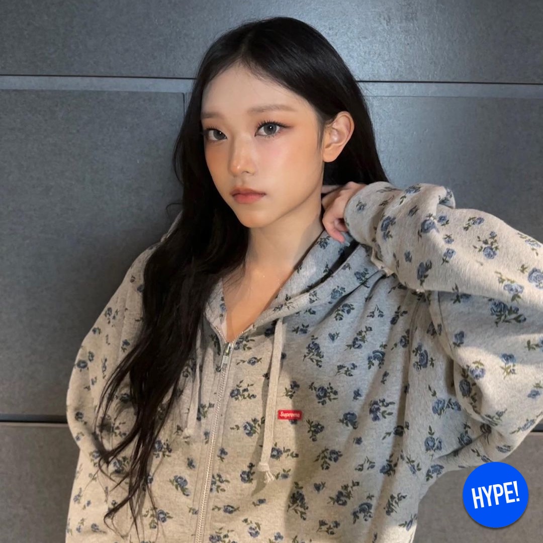 Supreme Small Box Zip Up Hooded Sweatshirt Flowers - 23FW, Supreme Small Box Zip Up Hooded Sweatshirt Acid Yellow - 23FW 착용 스타일 - 2