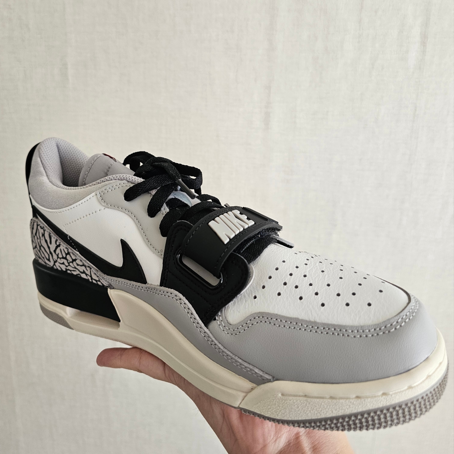 Jordan Legacy 312 Low Tech Grey 착용 스타일 - 2