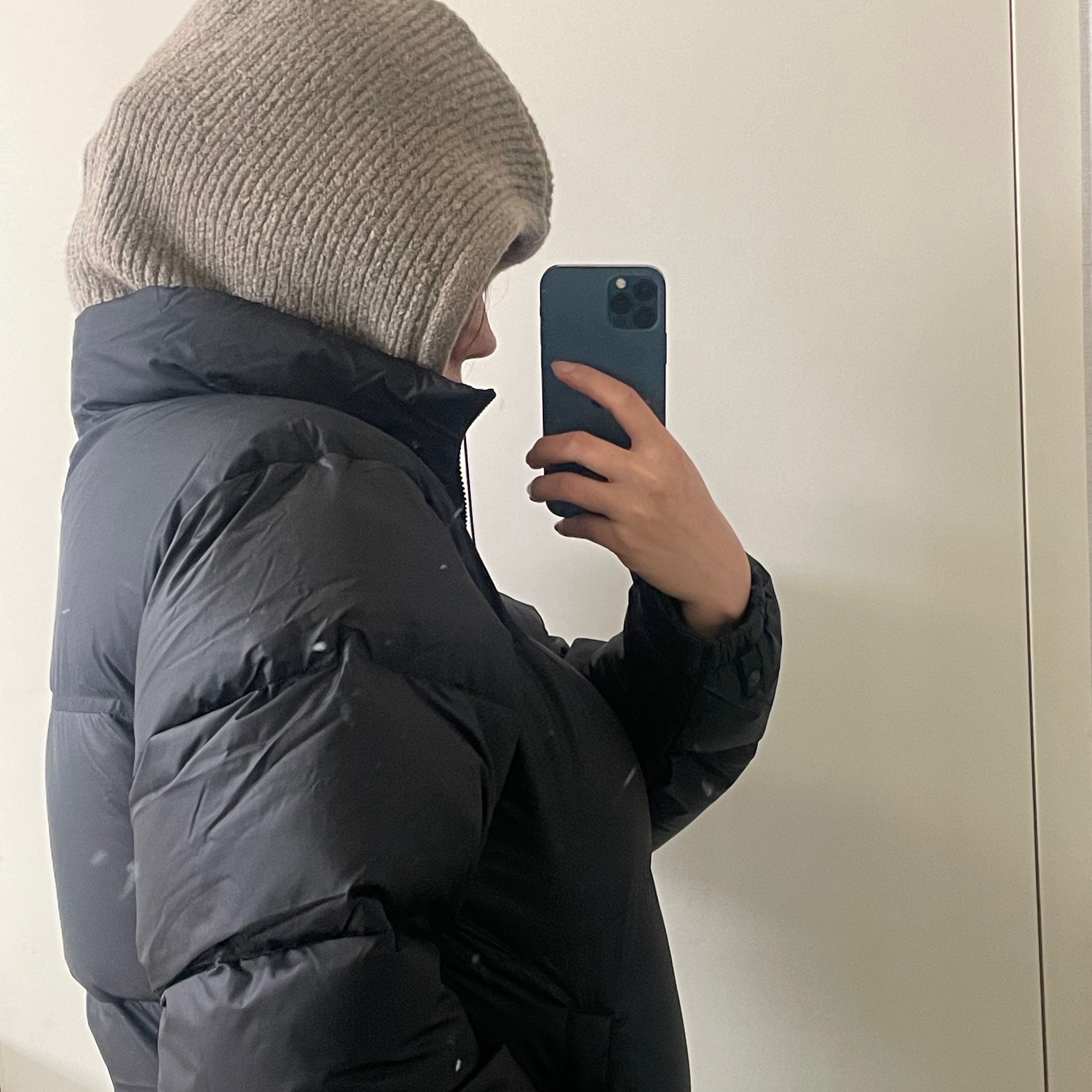 The North Face 1996 Eco Nuptse Jacket Black 착용 스타일 - 2