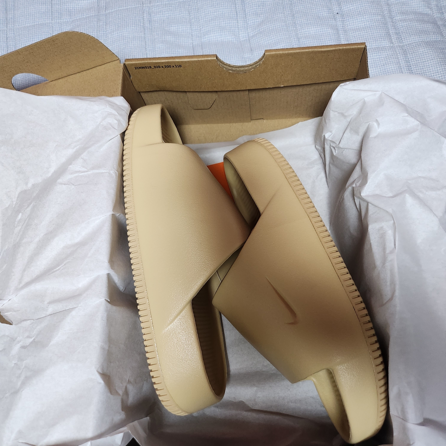 Nike Calm Slide Sesame 착용 스타일 - 3