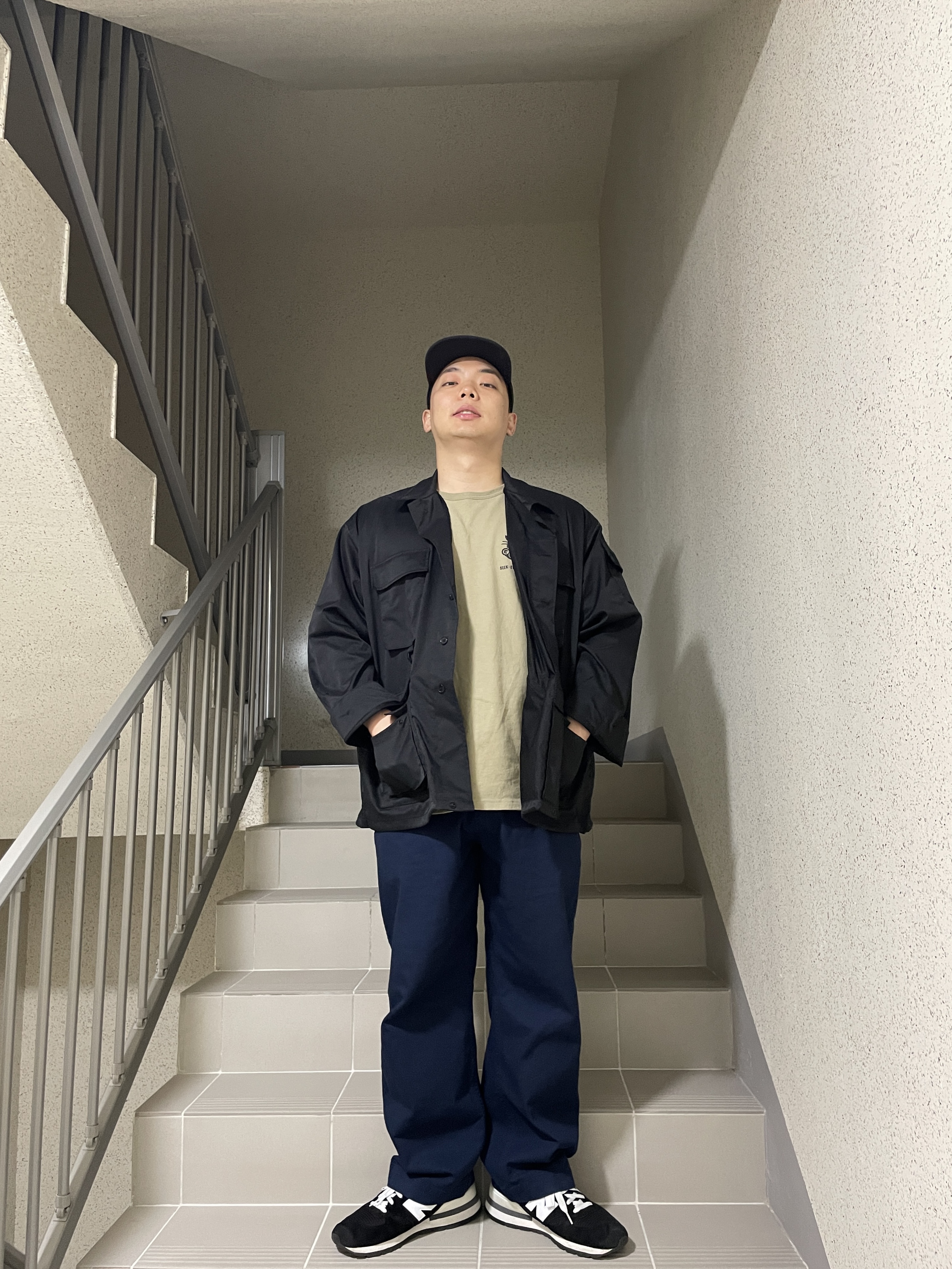 New Balance 990v1 Made in USA Black 착용 스타일 - 3