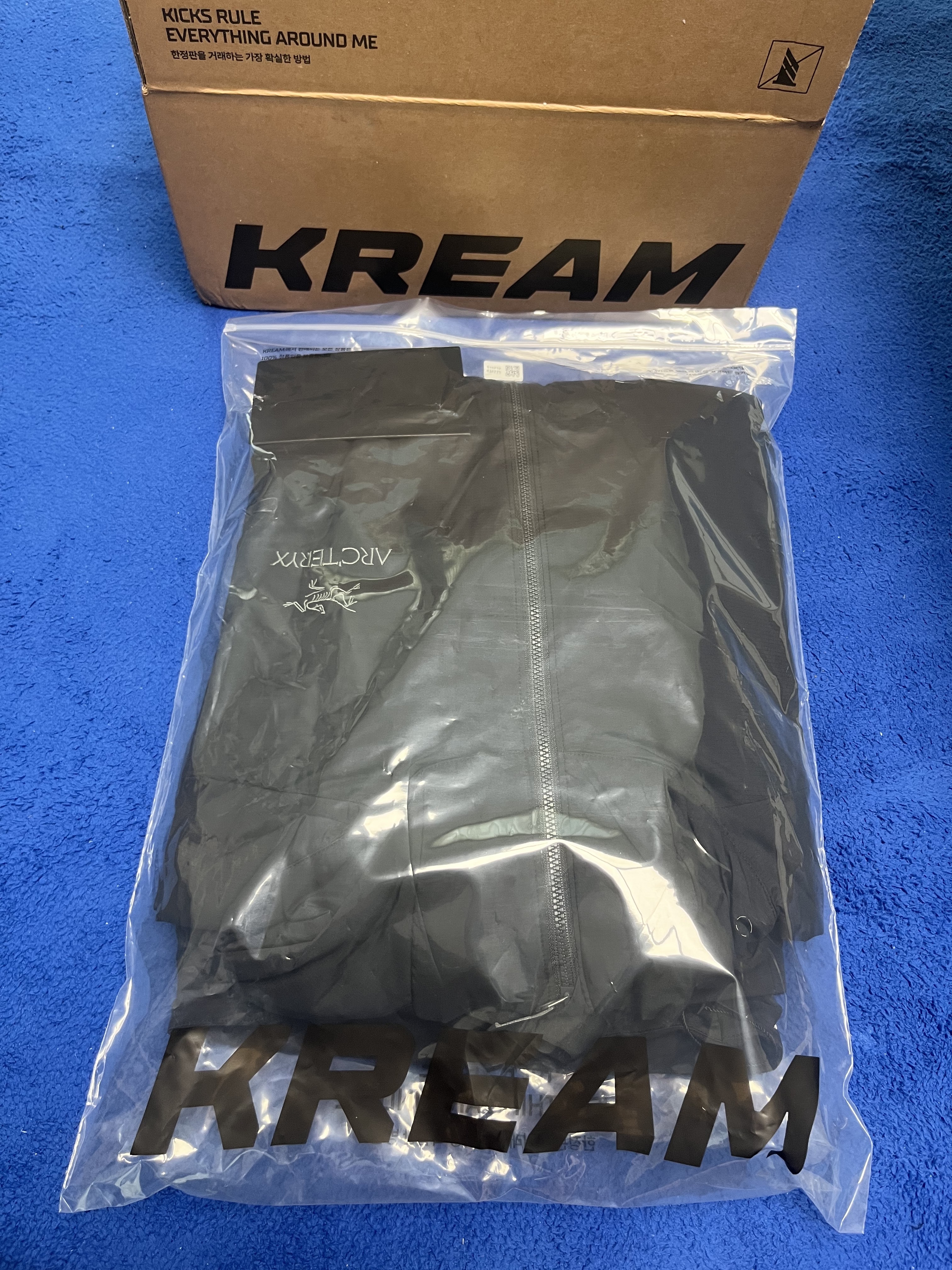 Arc'teryx Atom LT Hoody Black 착용 스타일 - 2