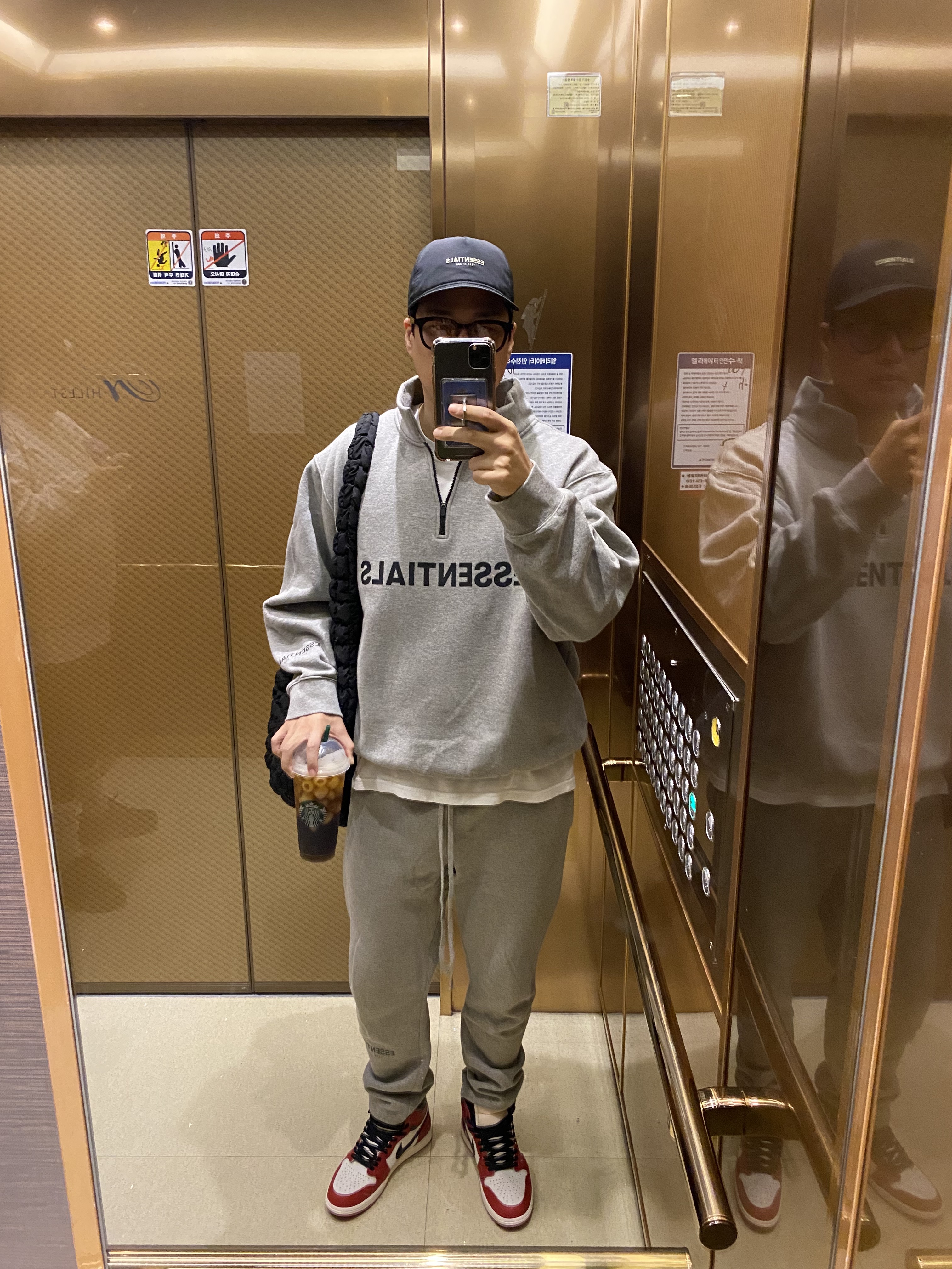 Essentials The Core Collection Sweatpants Heather Oatmeal, Essentials Half-Zip Pullover Heather Oatmeal/Dark Heather Oatmeal - 20FW 착용 스타일