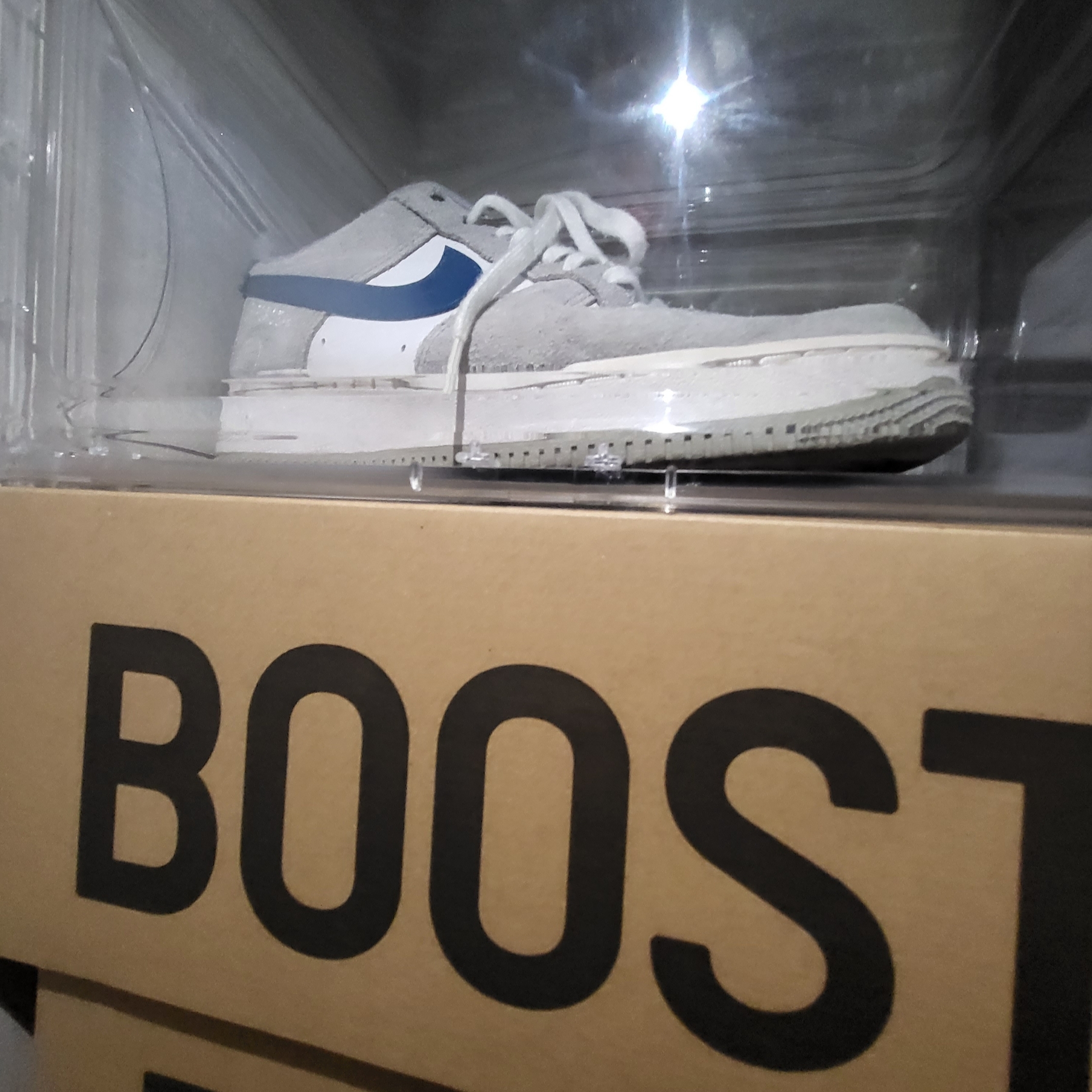 Nike Air Force 1 '07 LV8 Athletic Club Light Smoke Grey Marina 착용 스타일