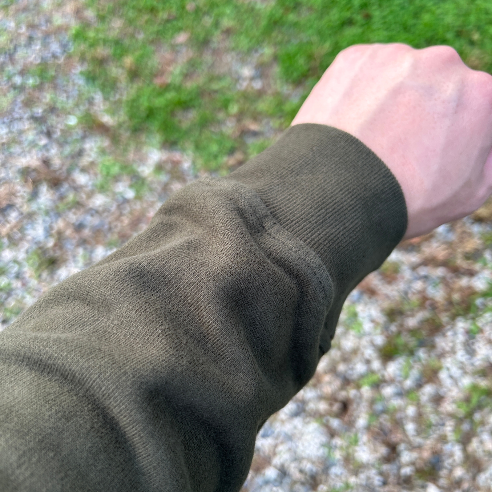Stone Island 62420 Brushed Cotton Fleece Garment Dyed Crewneck Sweatshirt Olive Green - 23FW 착용 스타일 - 4