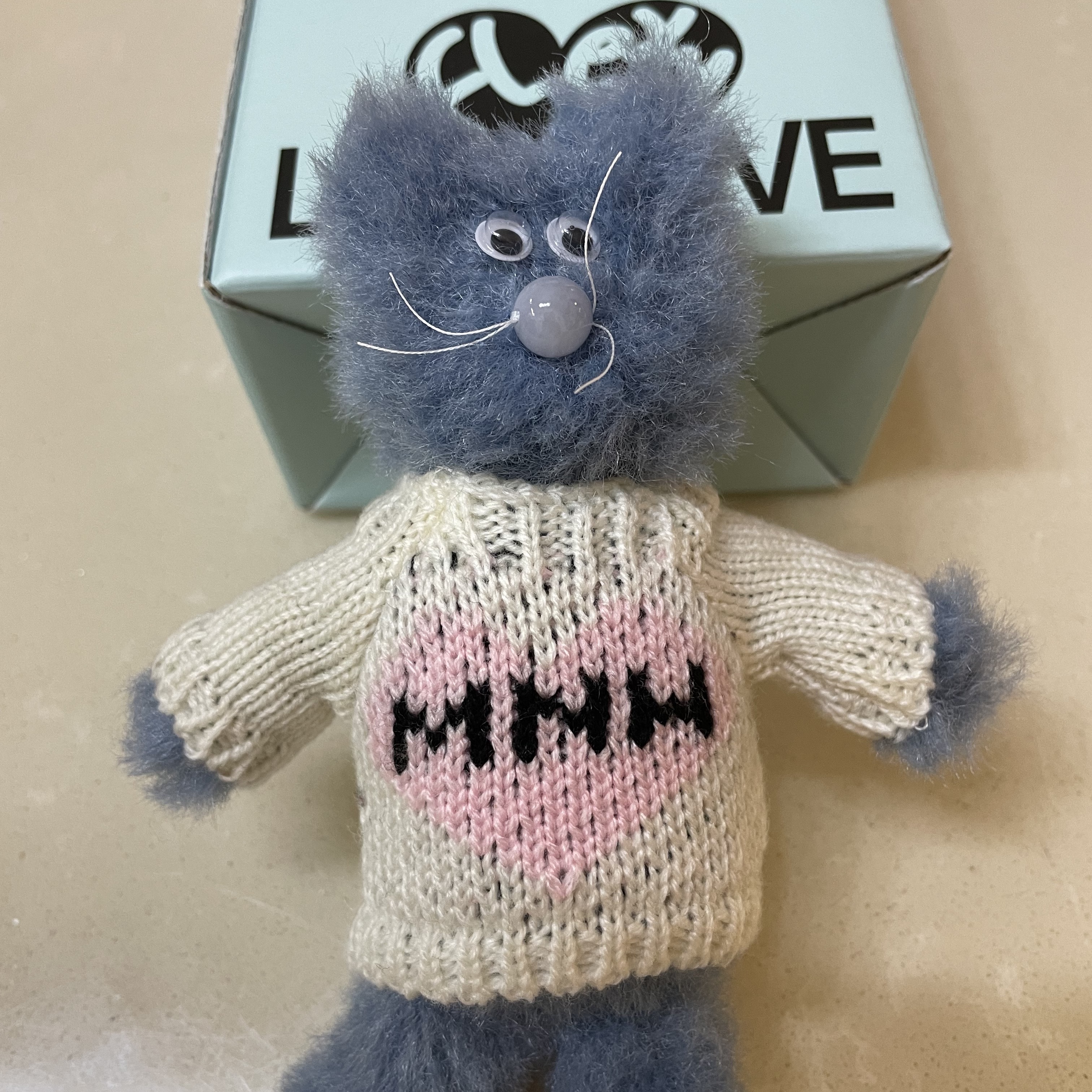 Monamhee Love Flexy Keyring Blue 착용 스타일